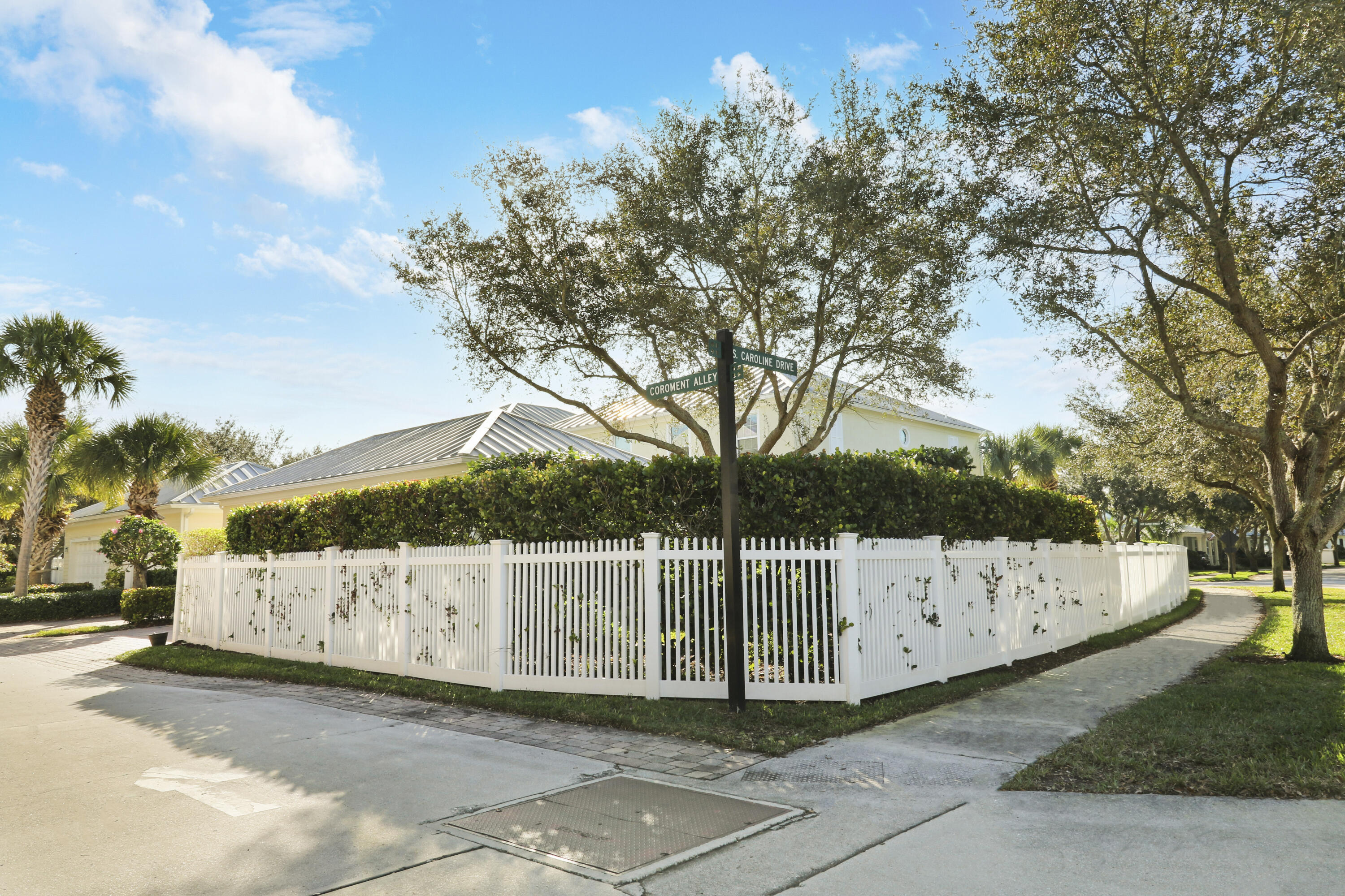 1043 Key Largo Street