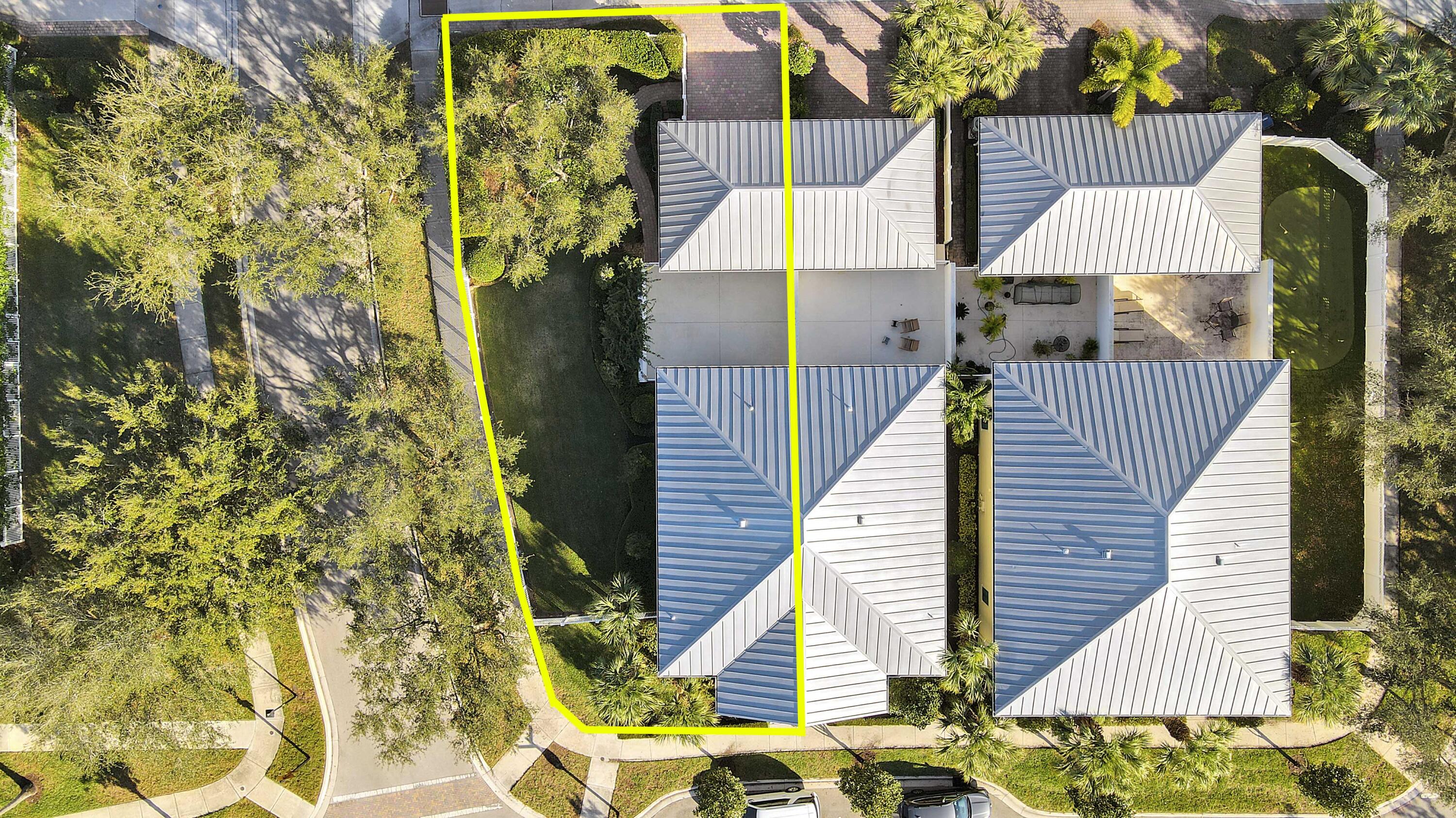 1043 Key Largo Street