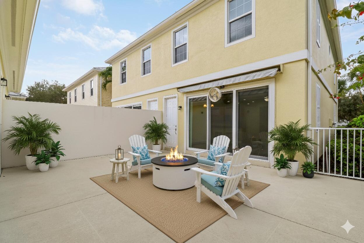 1043 Key Largo Street