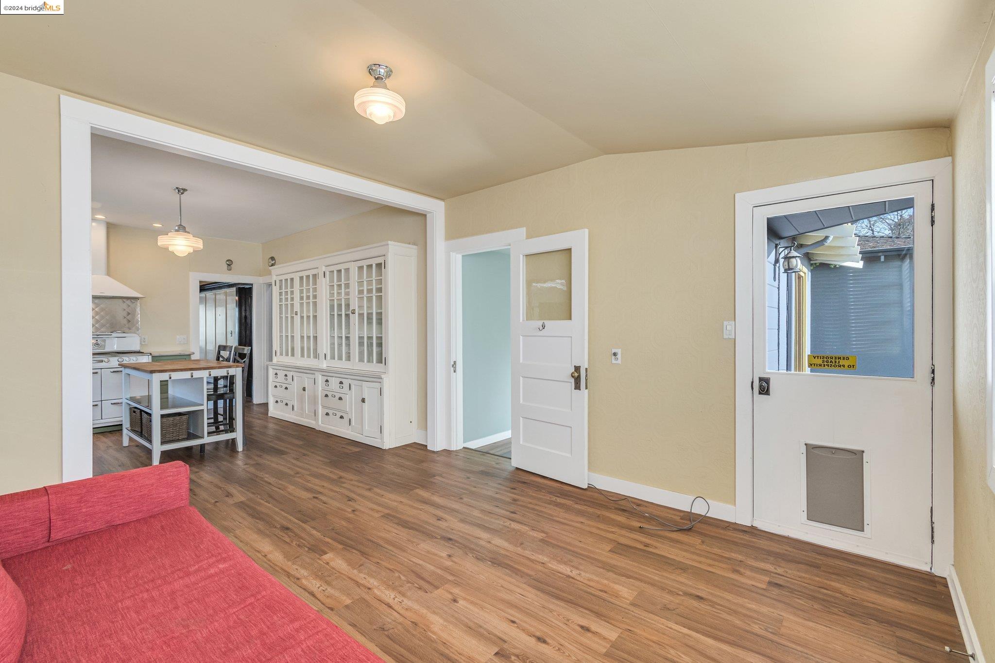 35 Ramona Ave