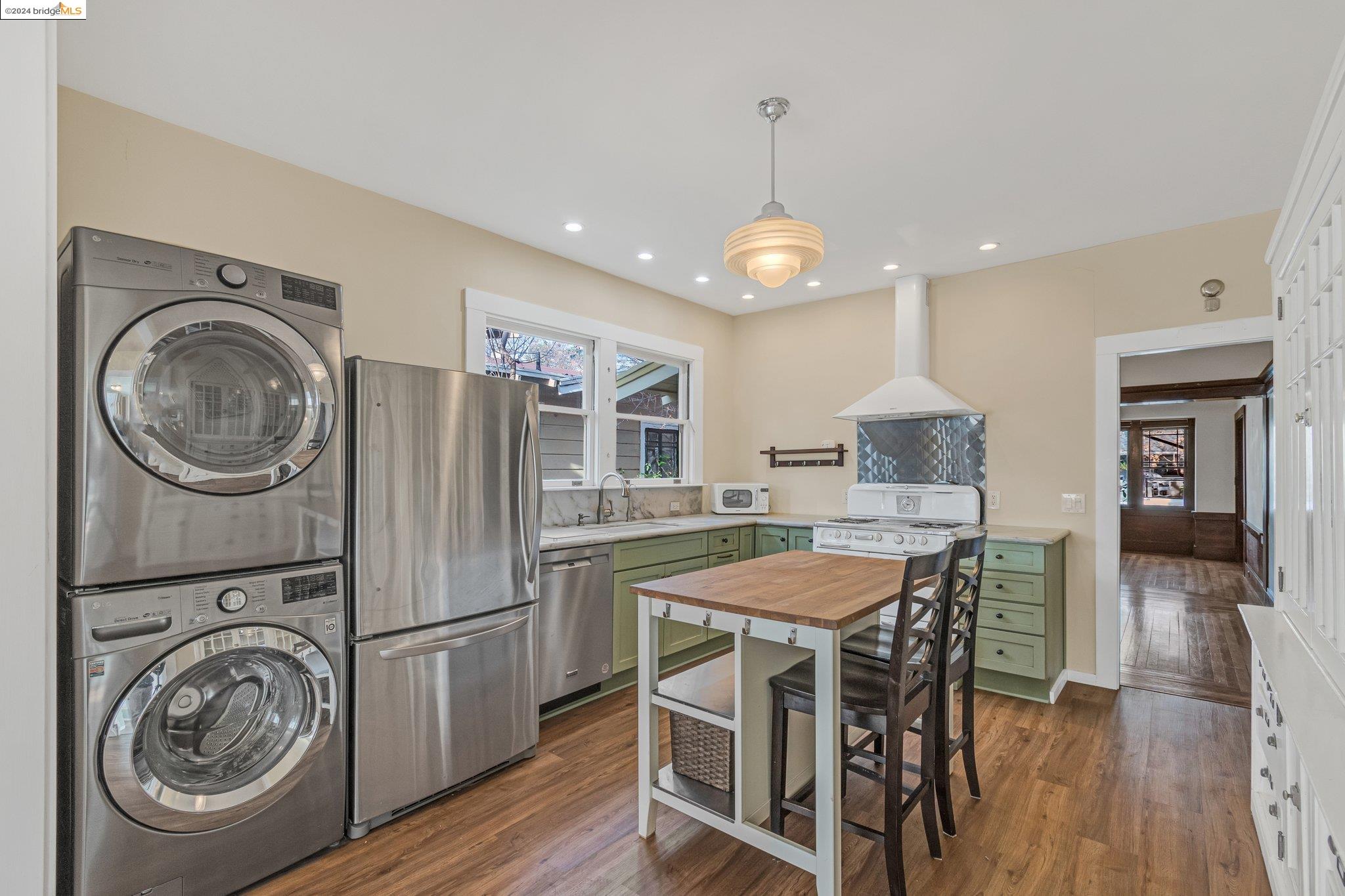 35 Ramona Ave