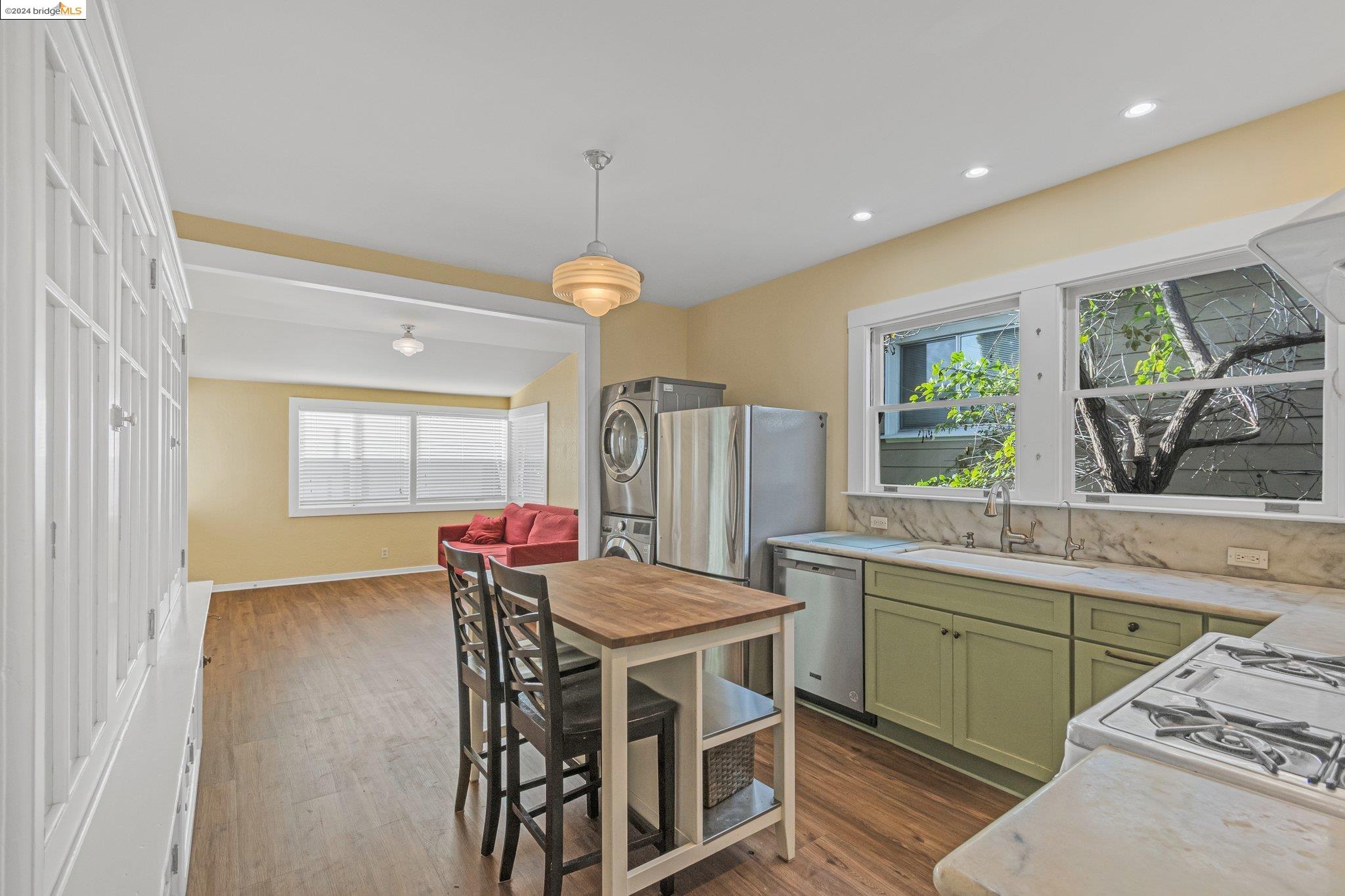 35 Ramona Ave