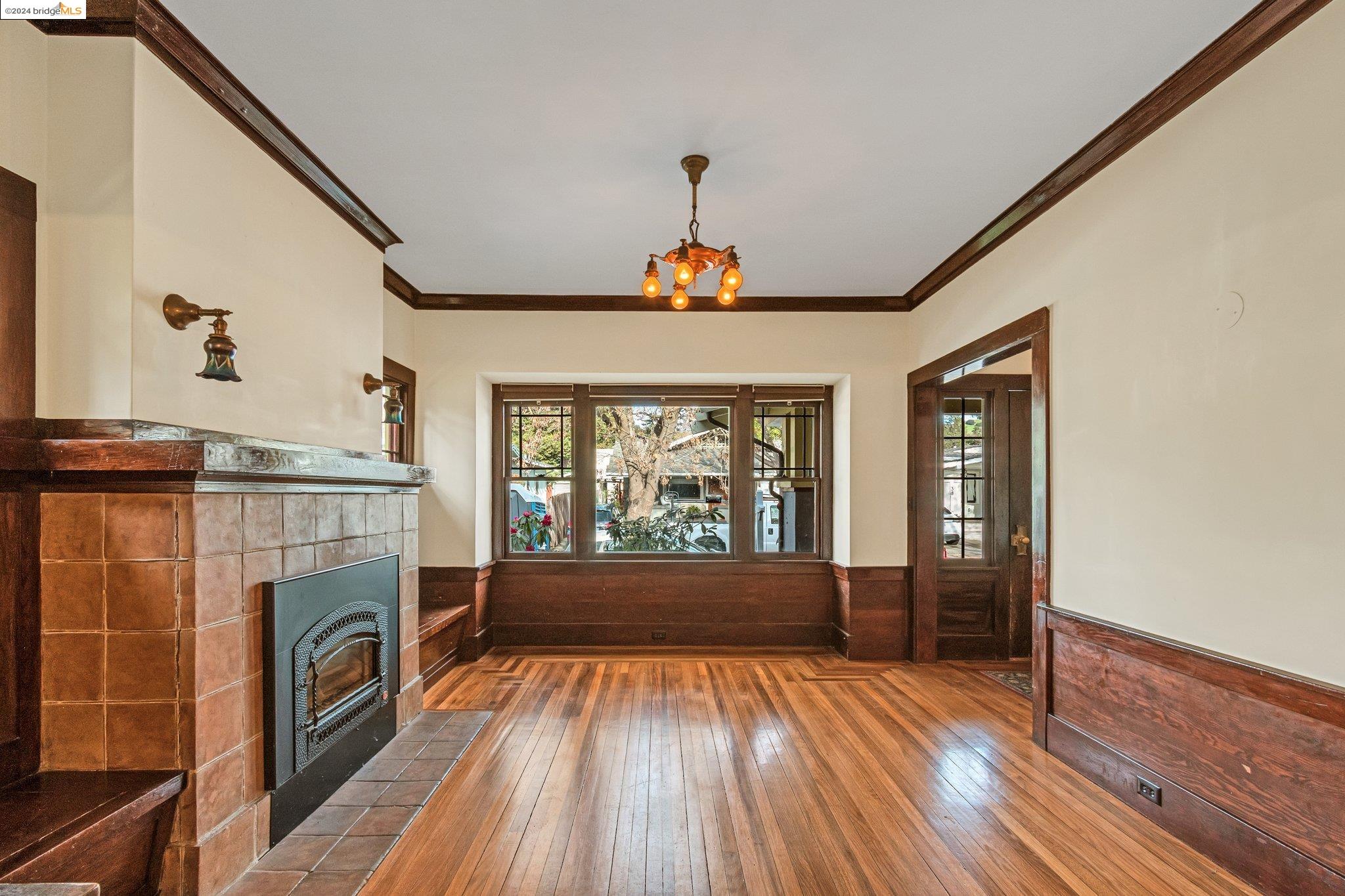 35 Ramona Ave