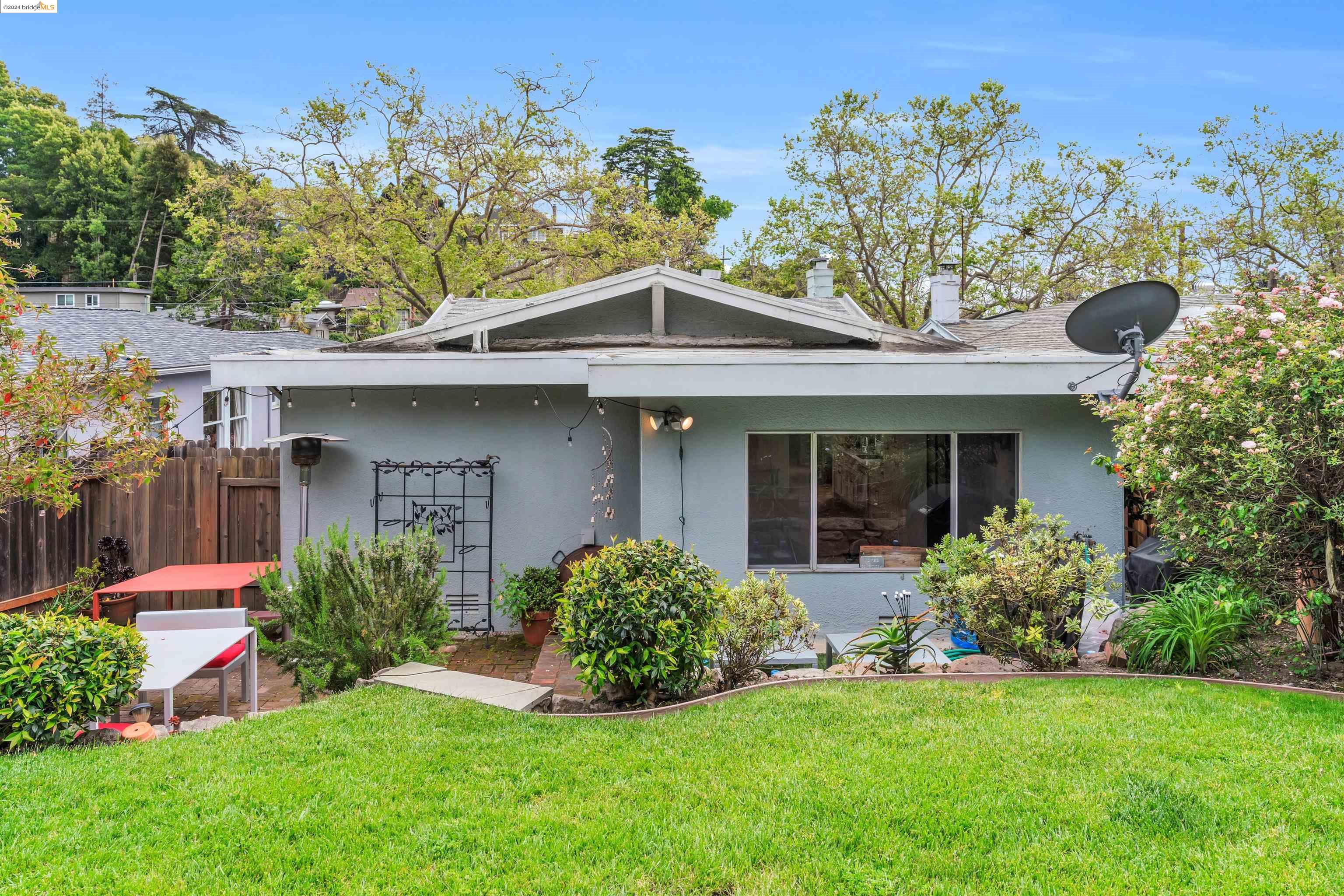 127 Lake Ave