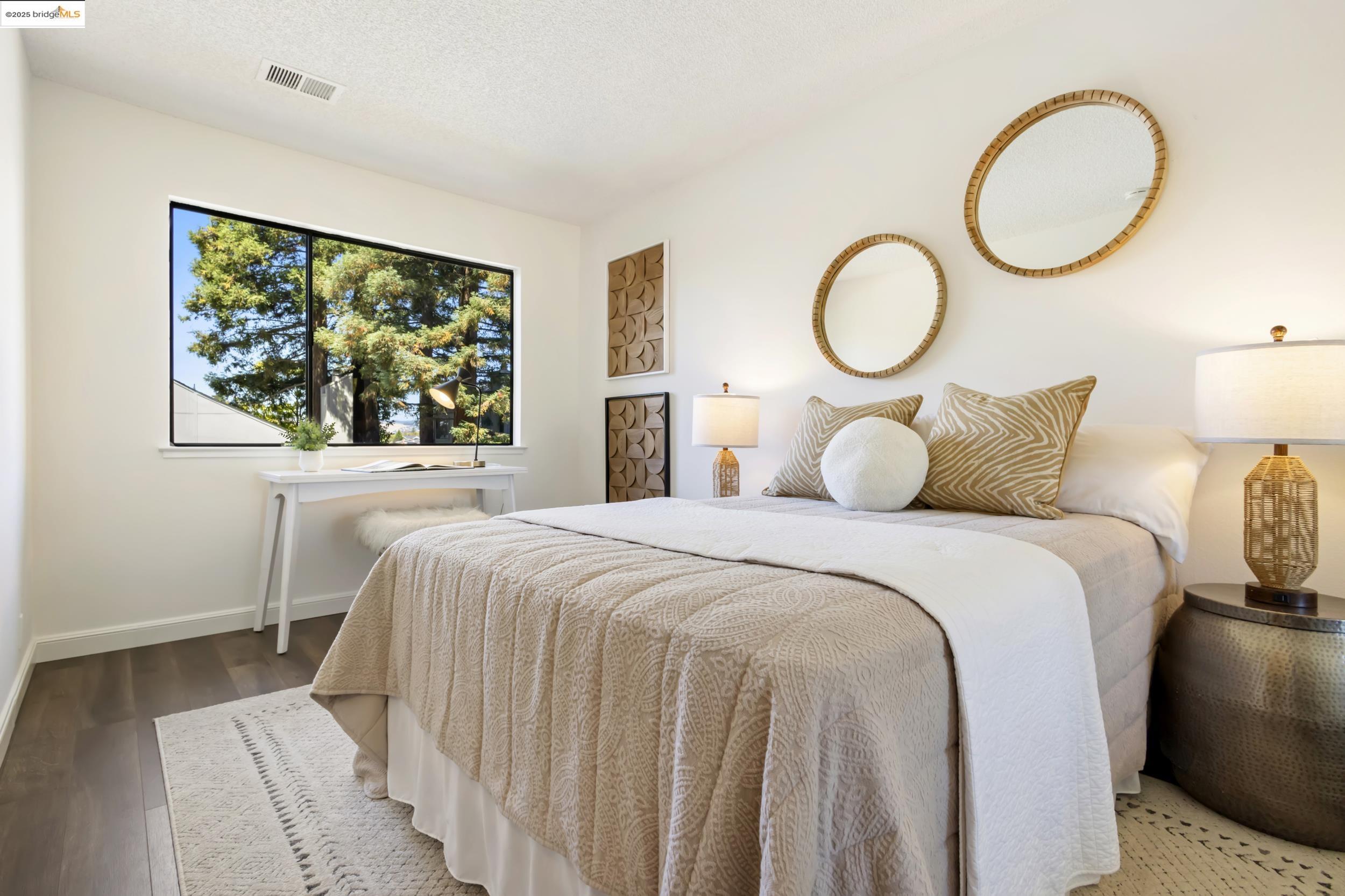 1018 Sahara Ct