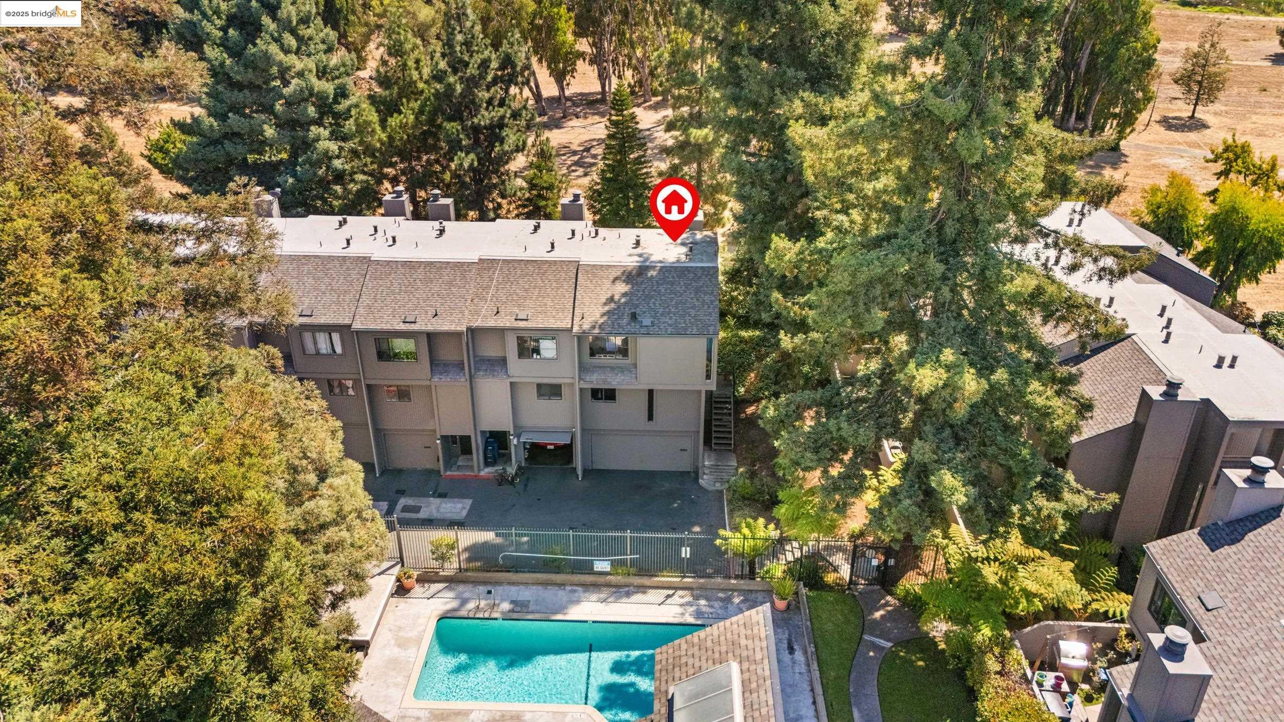 1018 Sahara Ct