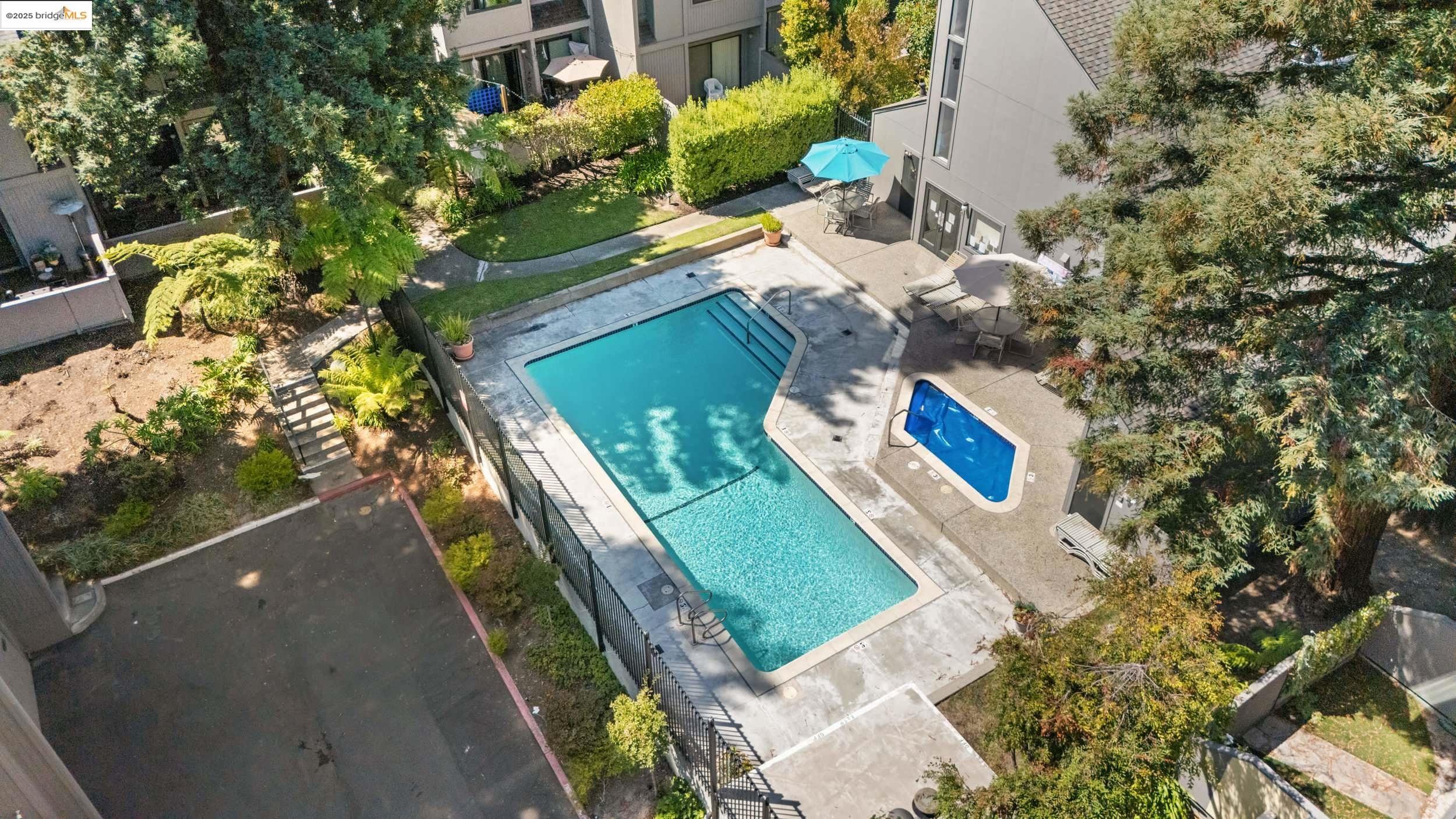 1018 Sahara Ct