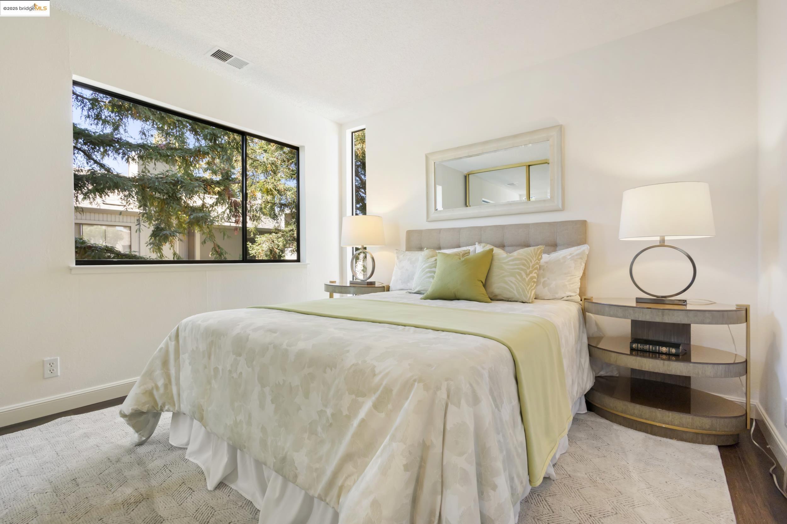1018 Sahara Ct