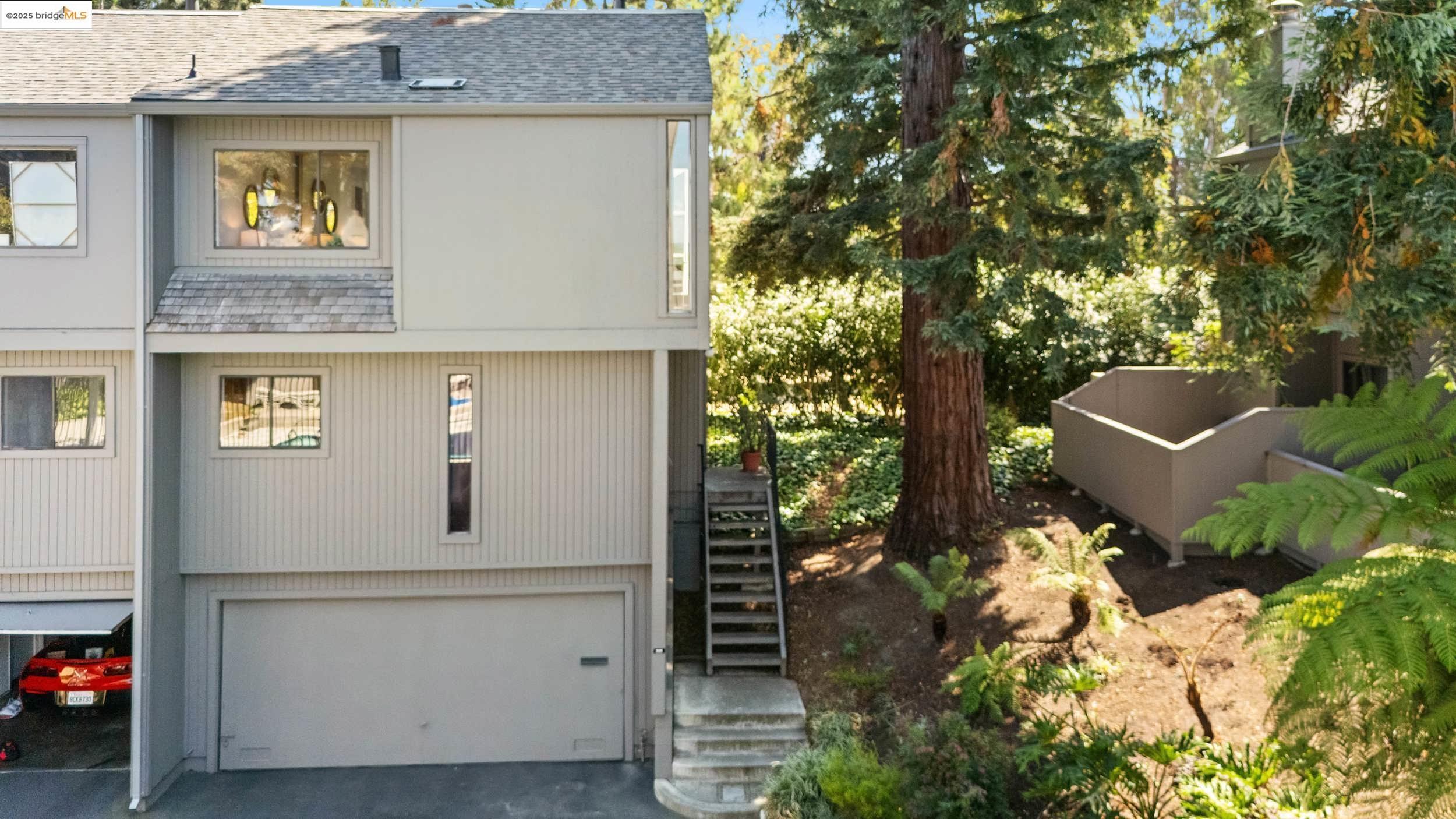 1018 Sahara Ct