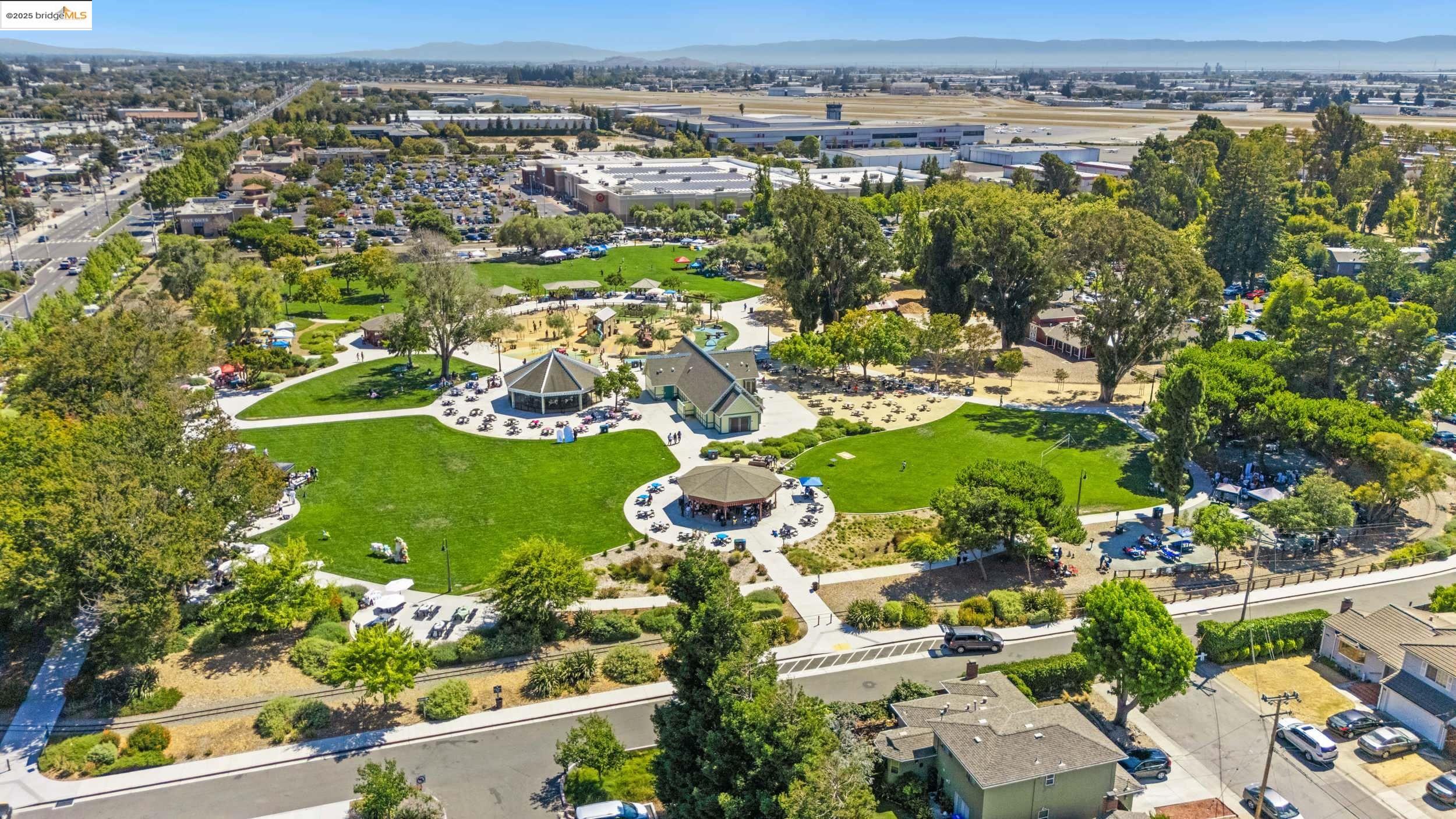 1018 Sahara Ct