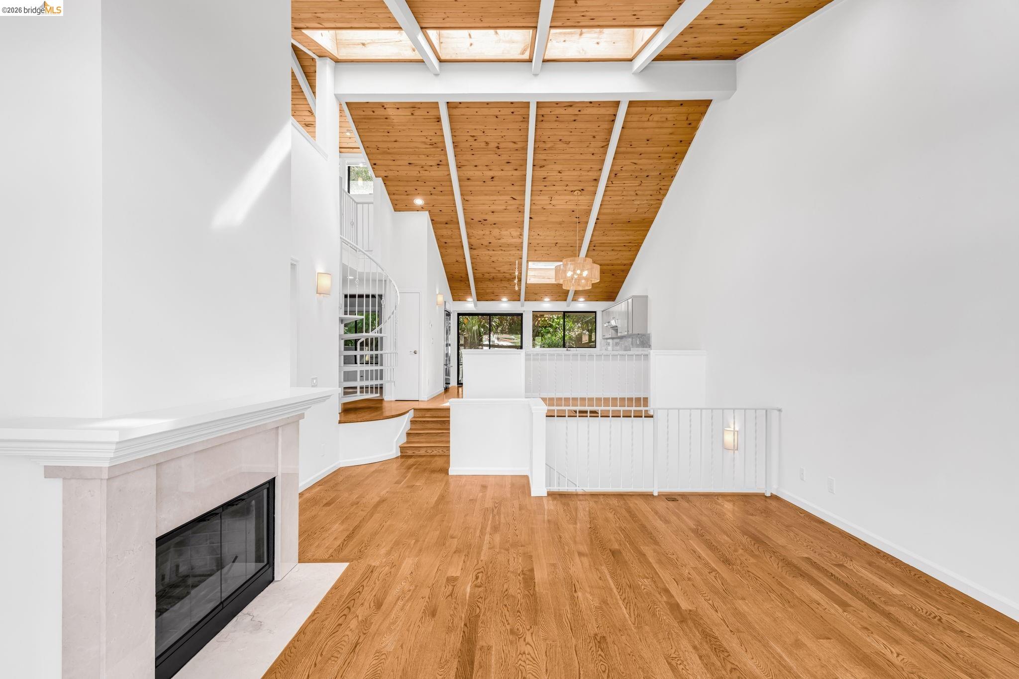 1881 Grand View Drive