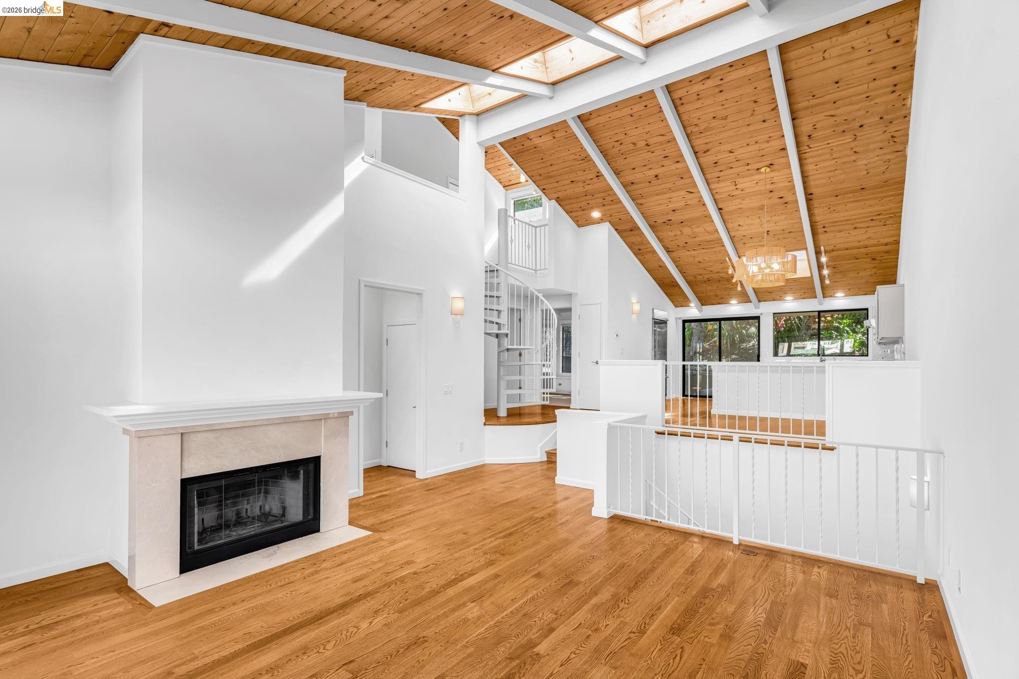1881 Grand View Drive