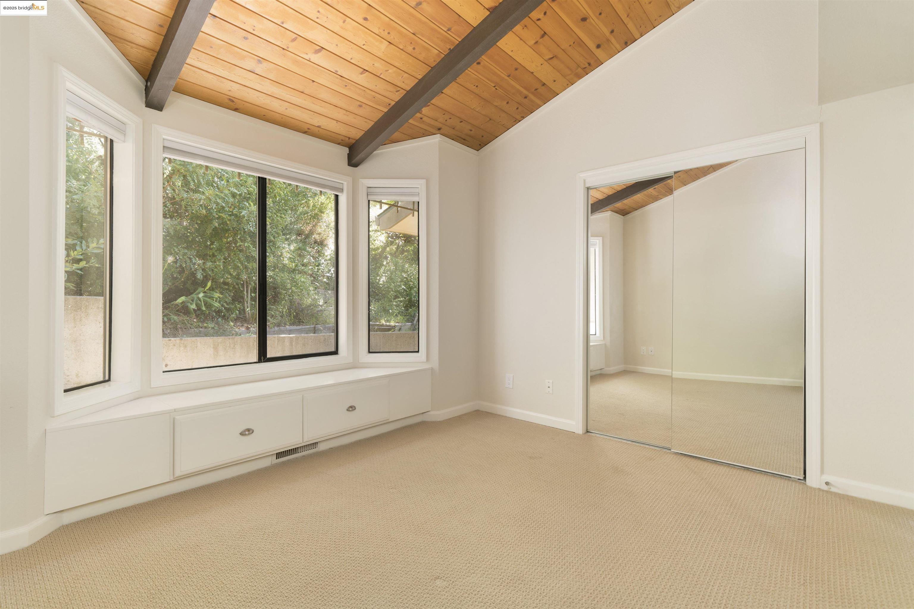 1881 Grand View Drive