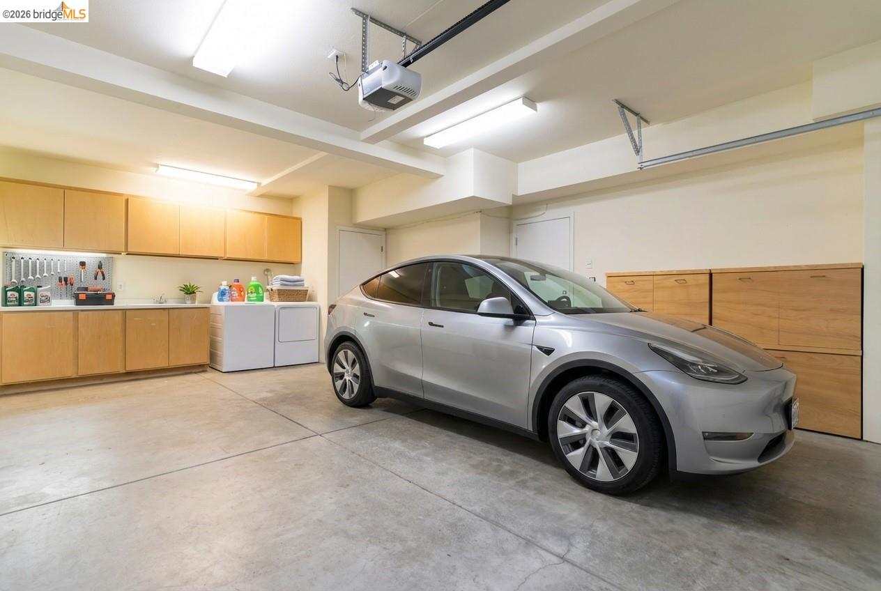 1881 Grand View Drive