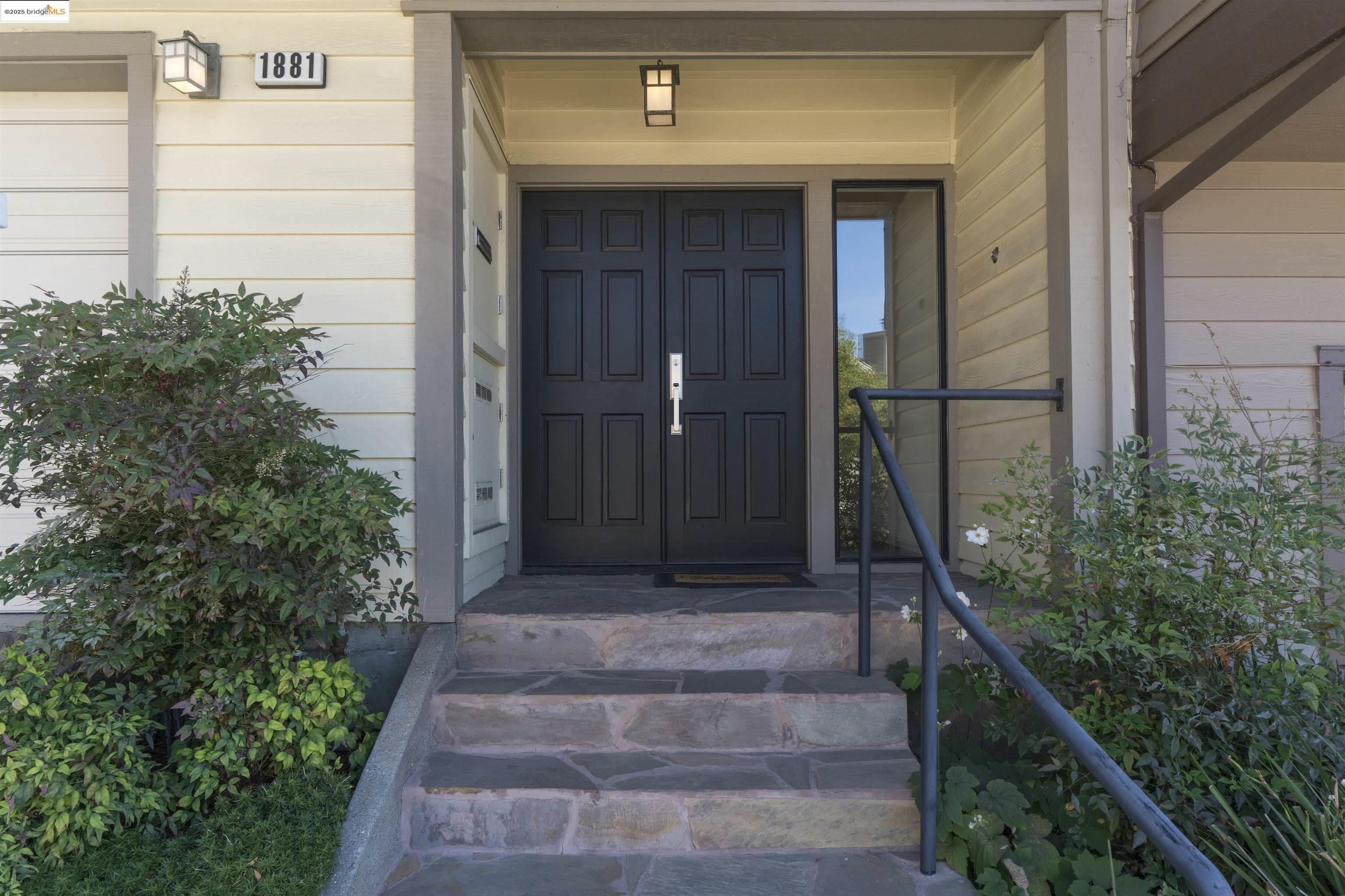 1881 Grand View Drive