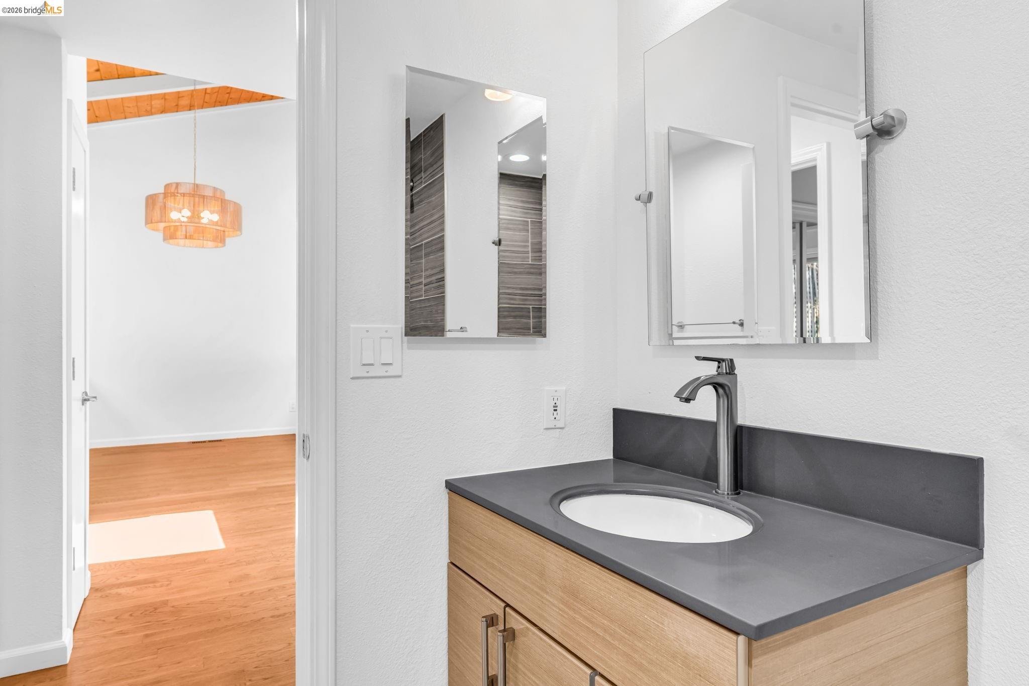 1881 Grand View Drive