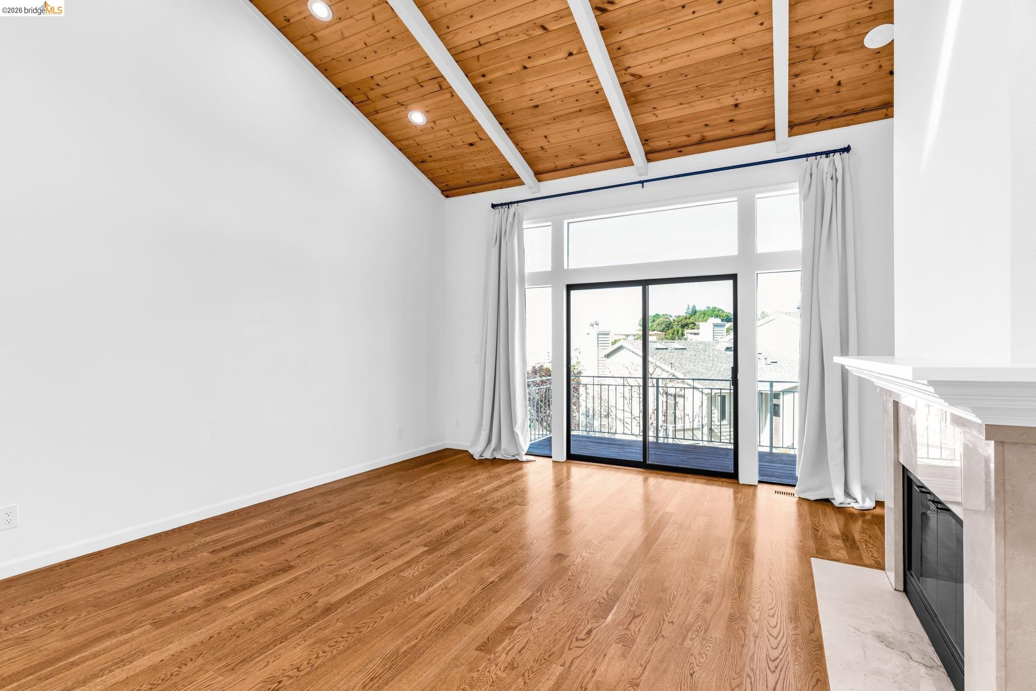 1881 Grand View Drive