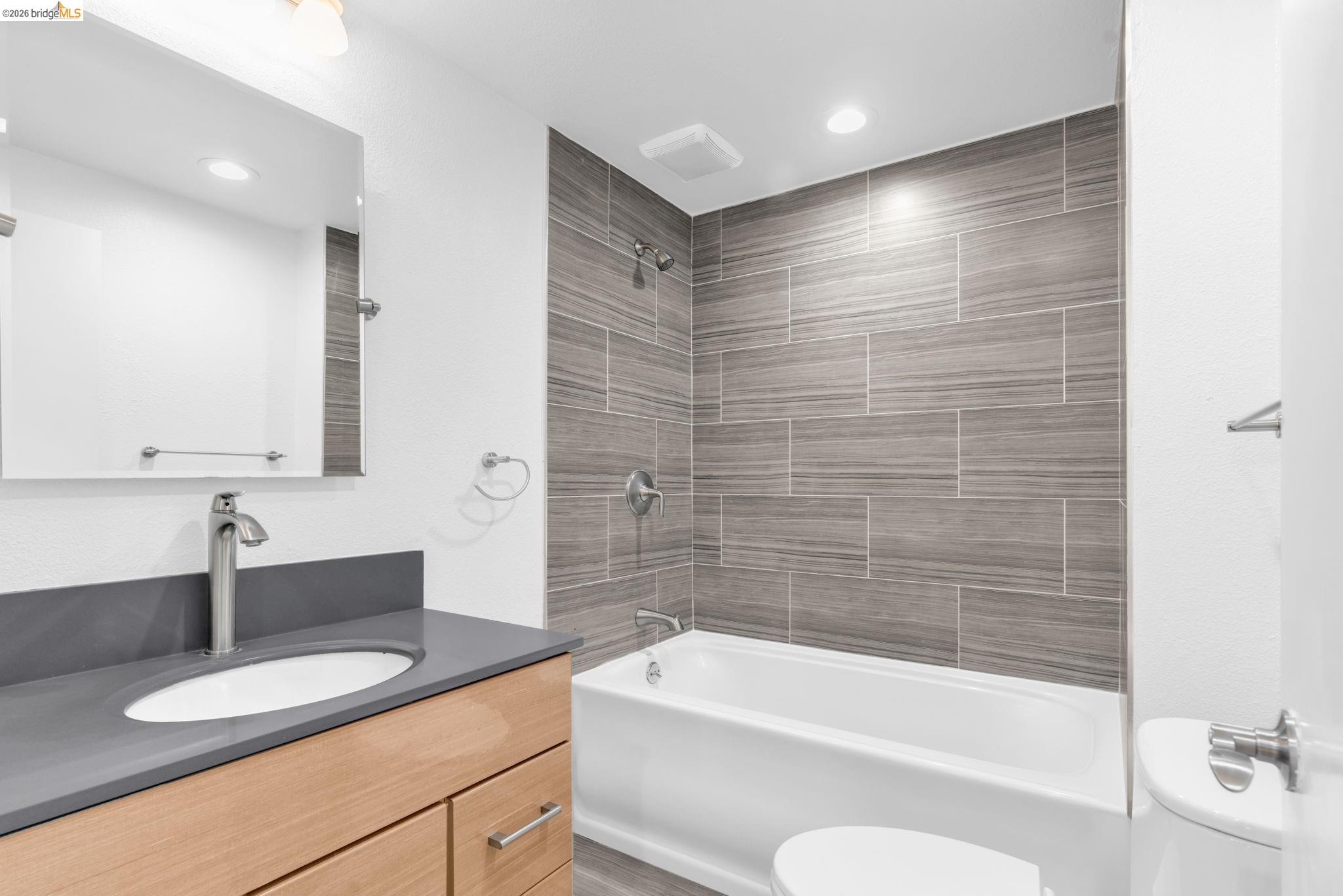 1881 Grand View Drive