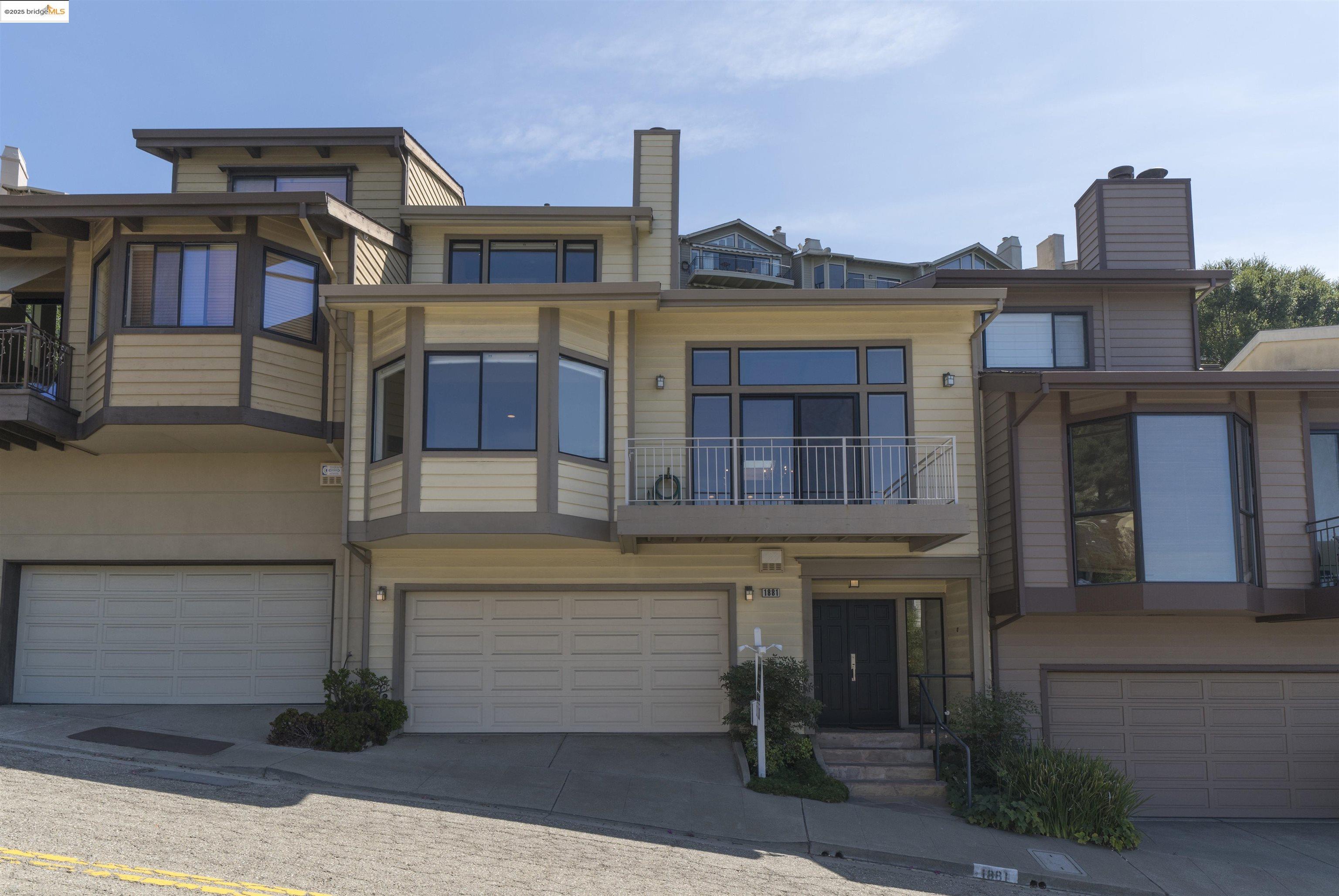 1881 Grand View Drive