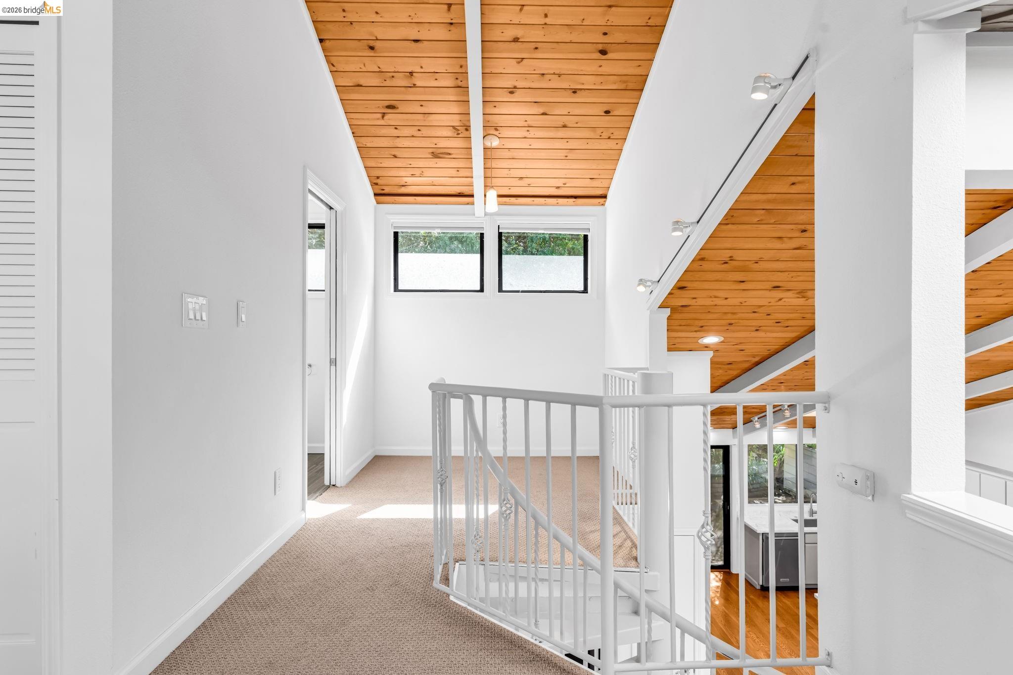 1881 Grand View Drive