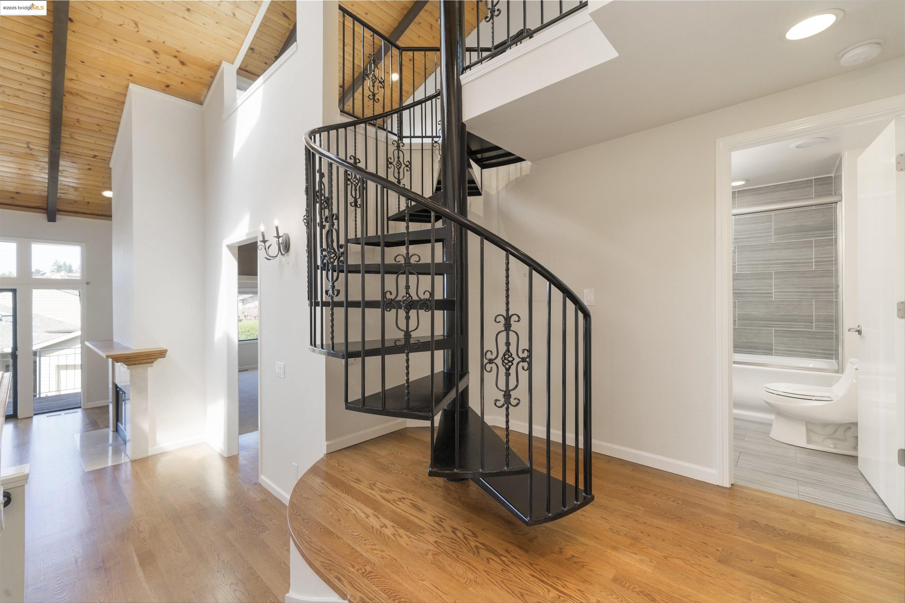 1881 Grand View Drive