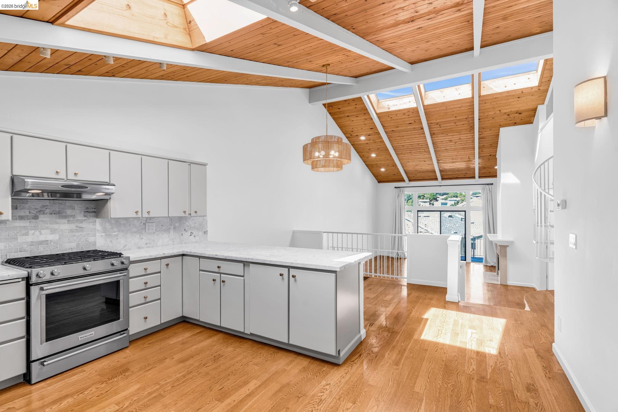1881 Grand View Drive