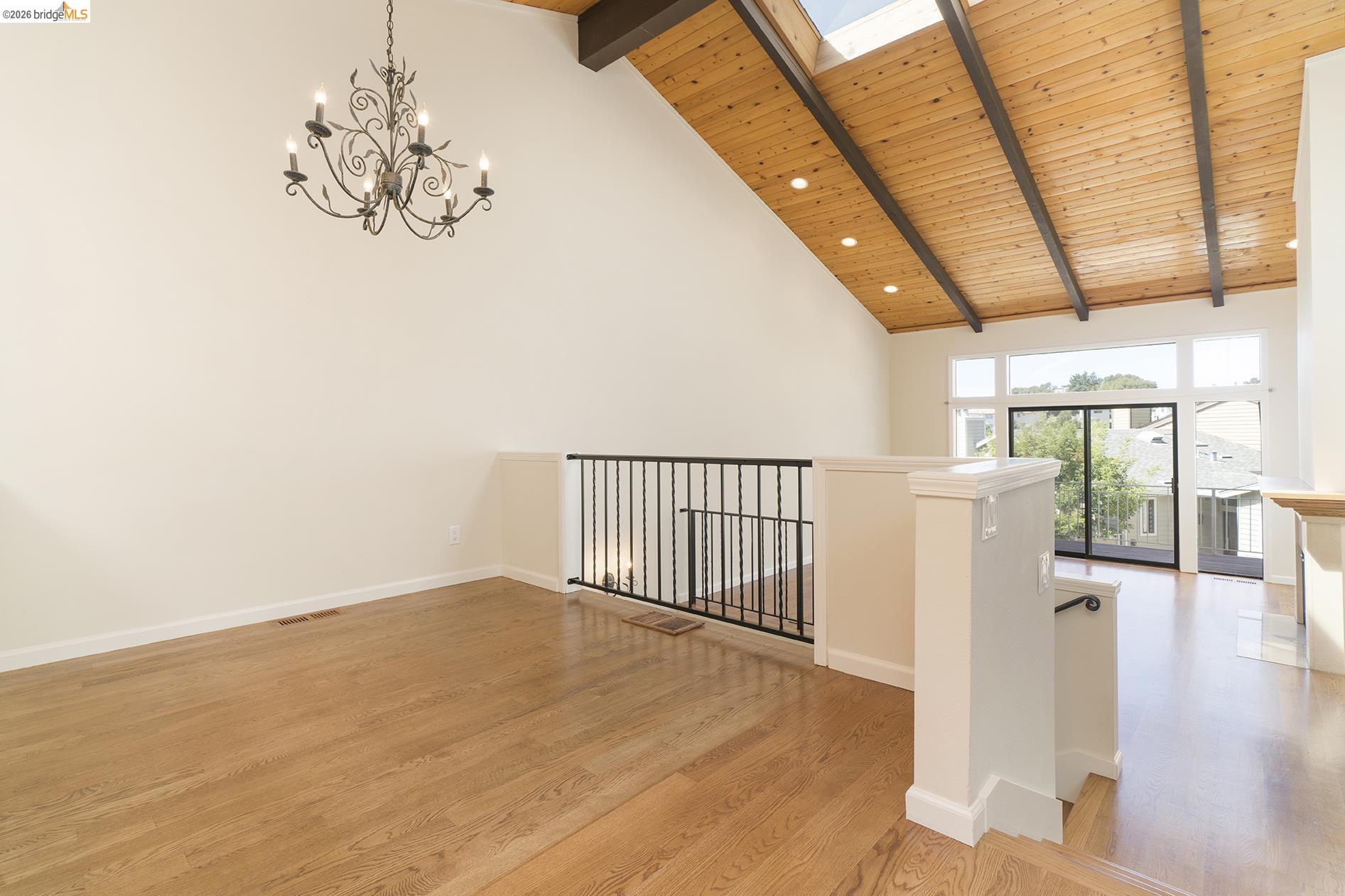 1881 Grand View Drive