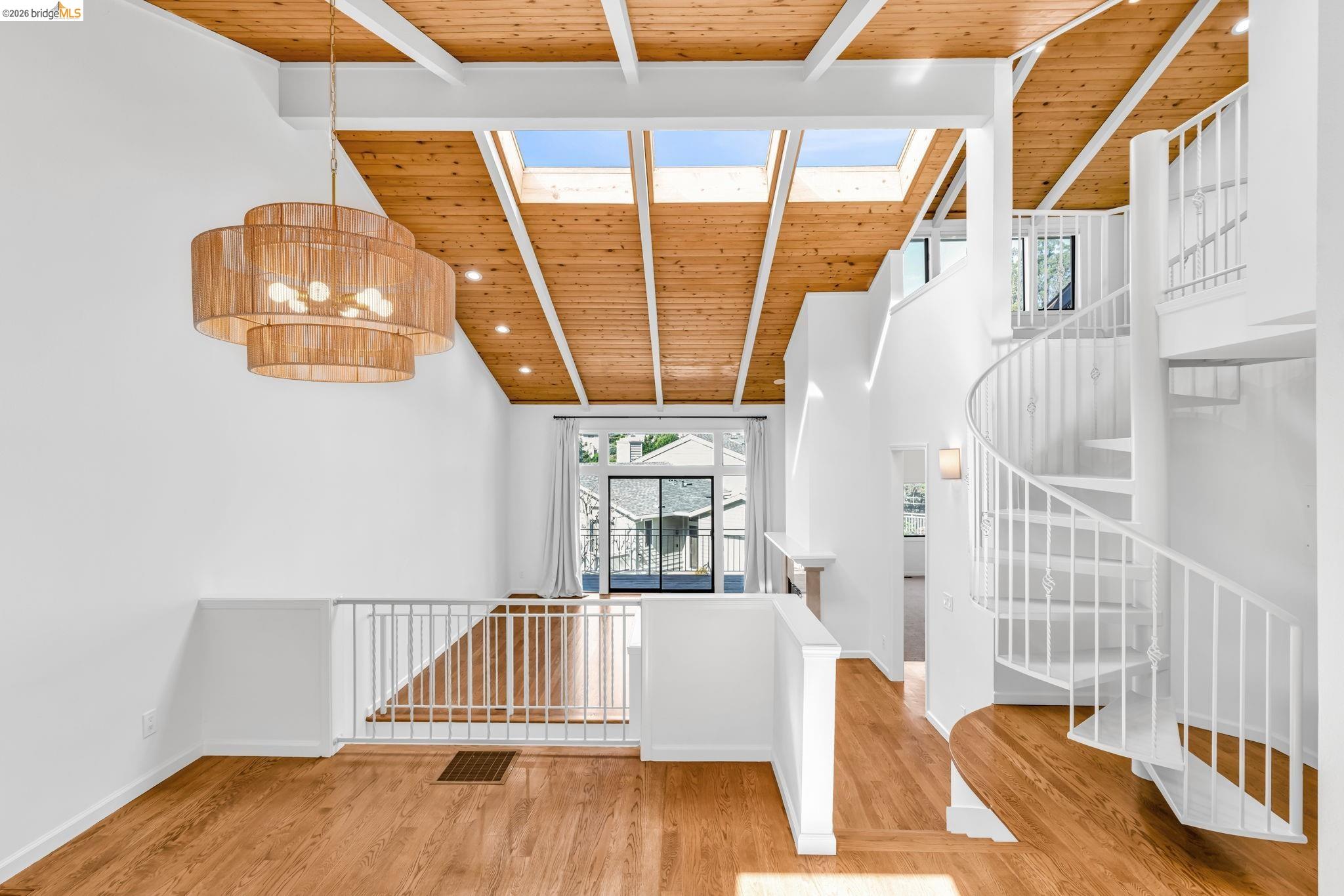 1881 Grand View Drive