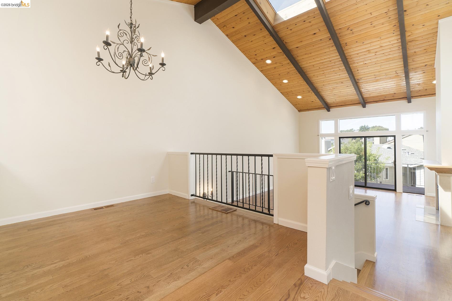 1881 Grand View Drive