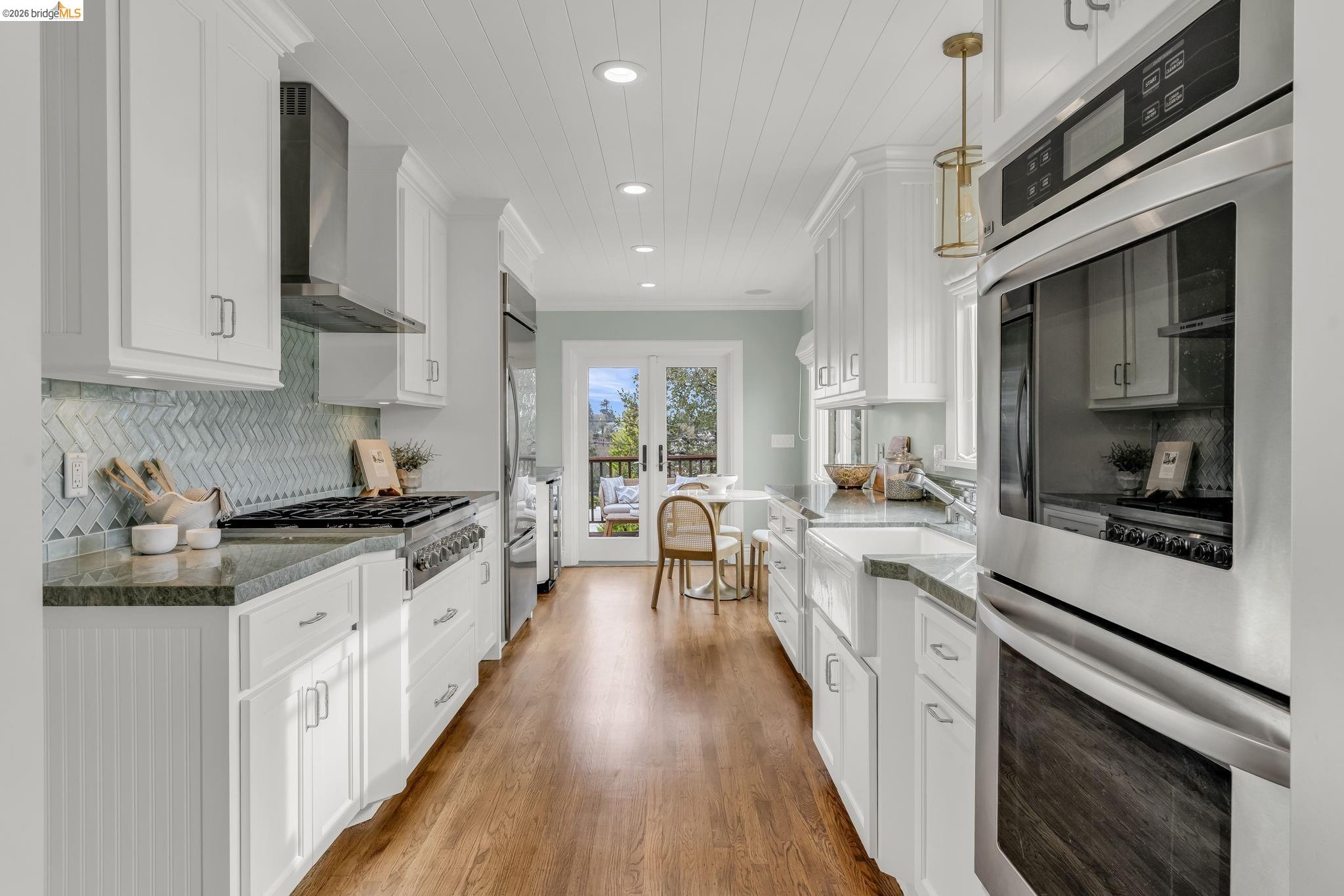 950 Scott St