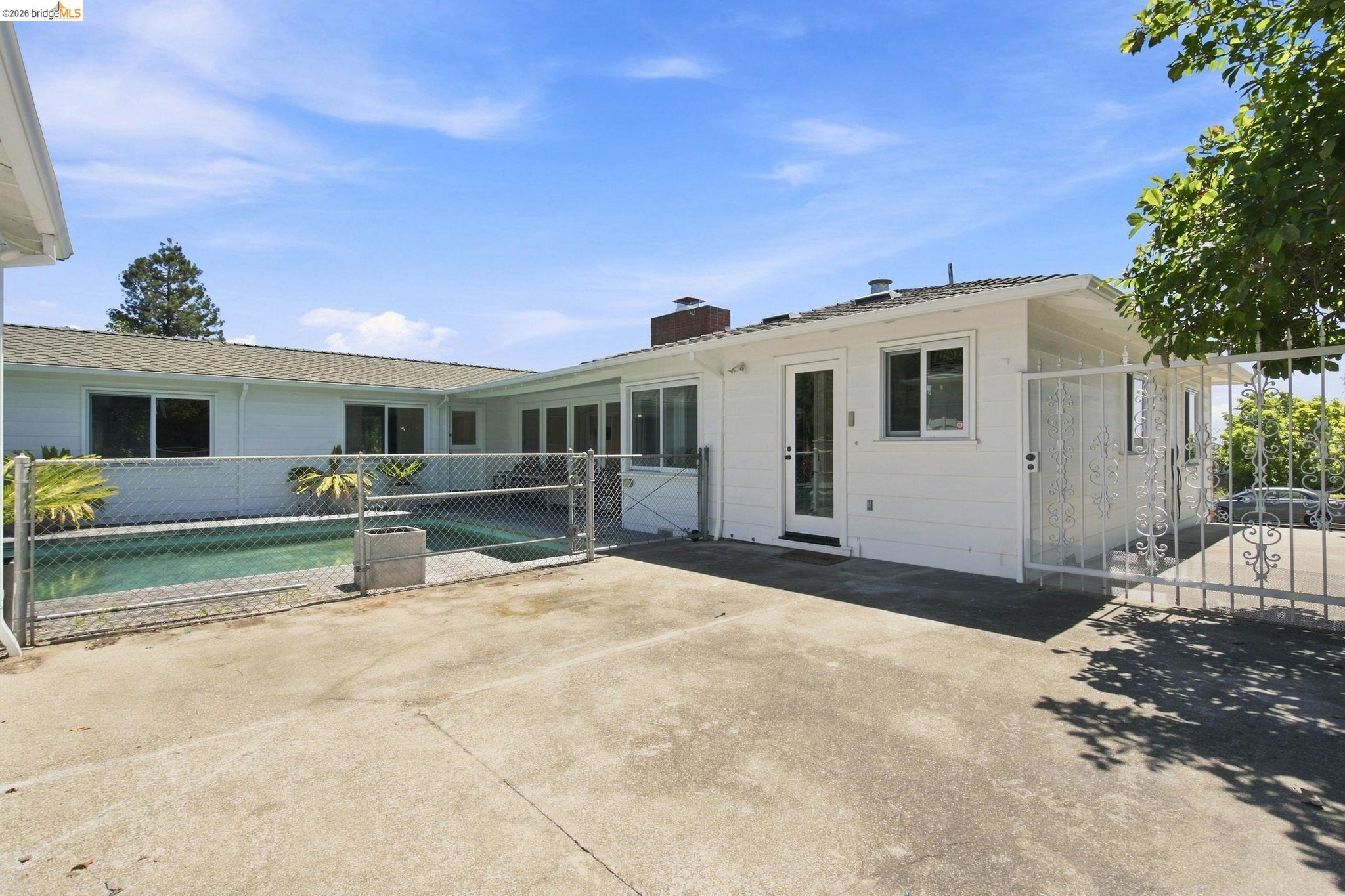 26 Dudley Ct