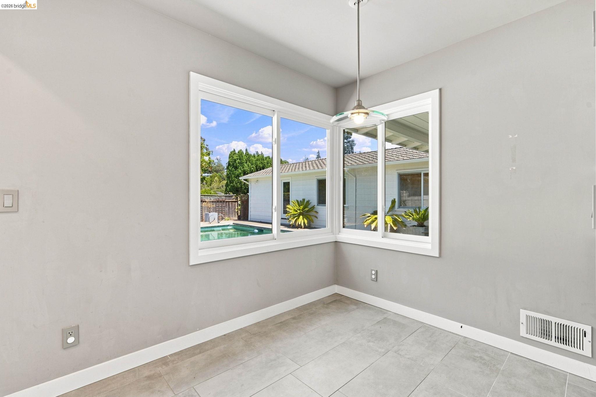 26 Dudley Ct
