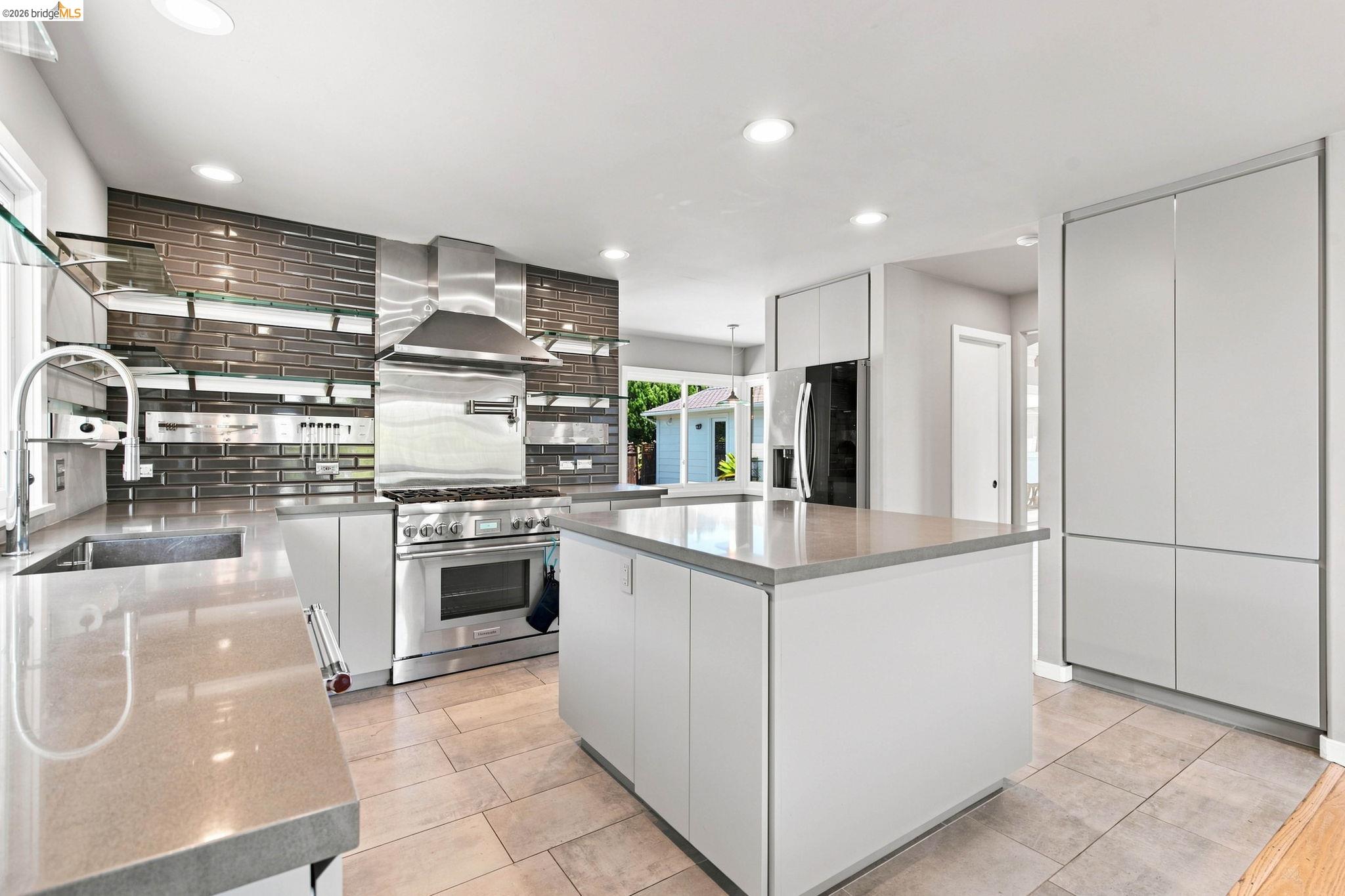 26 Dudley Ct