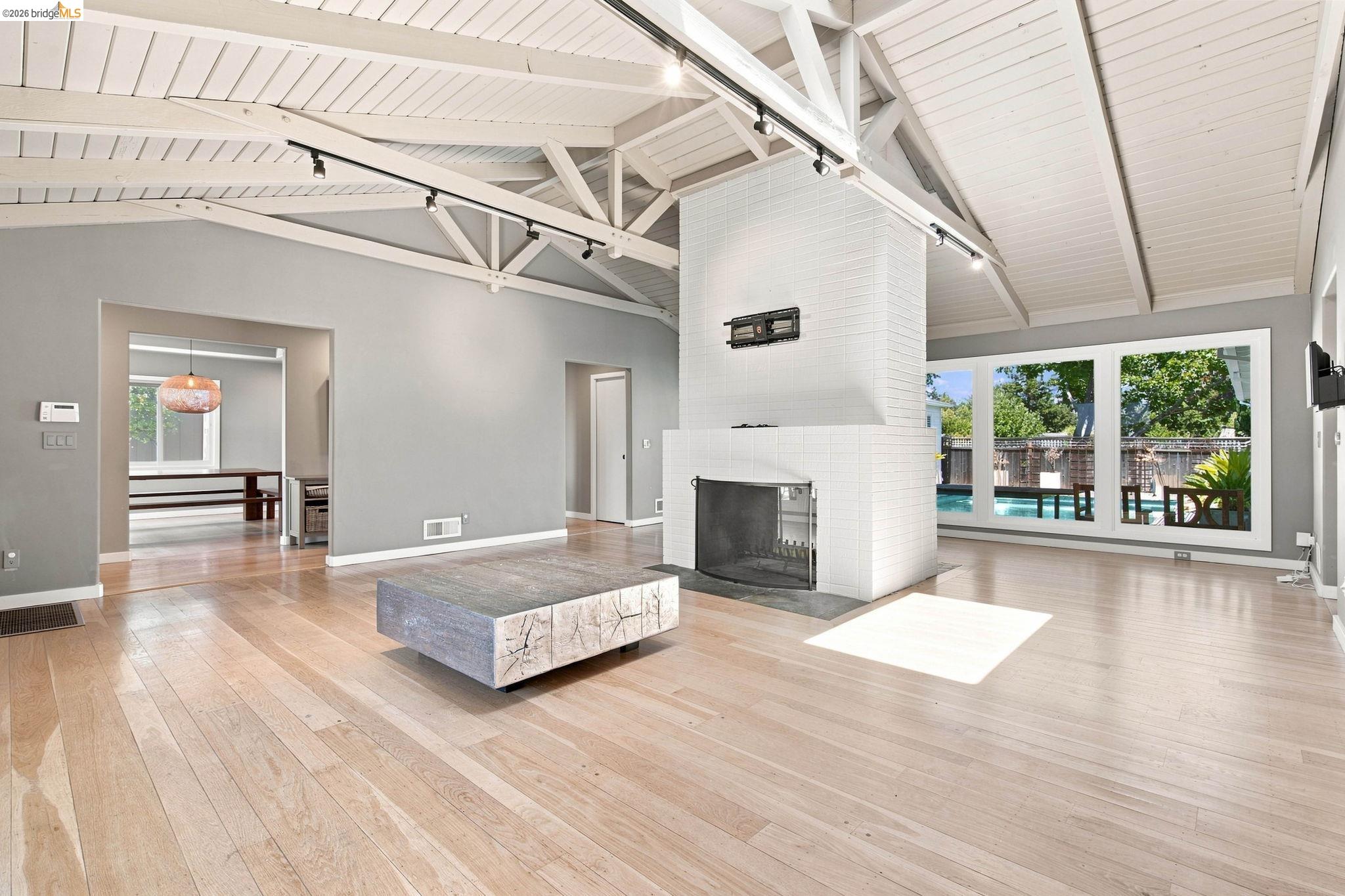 26 Dudley Ct