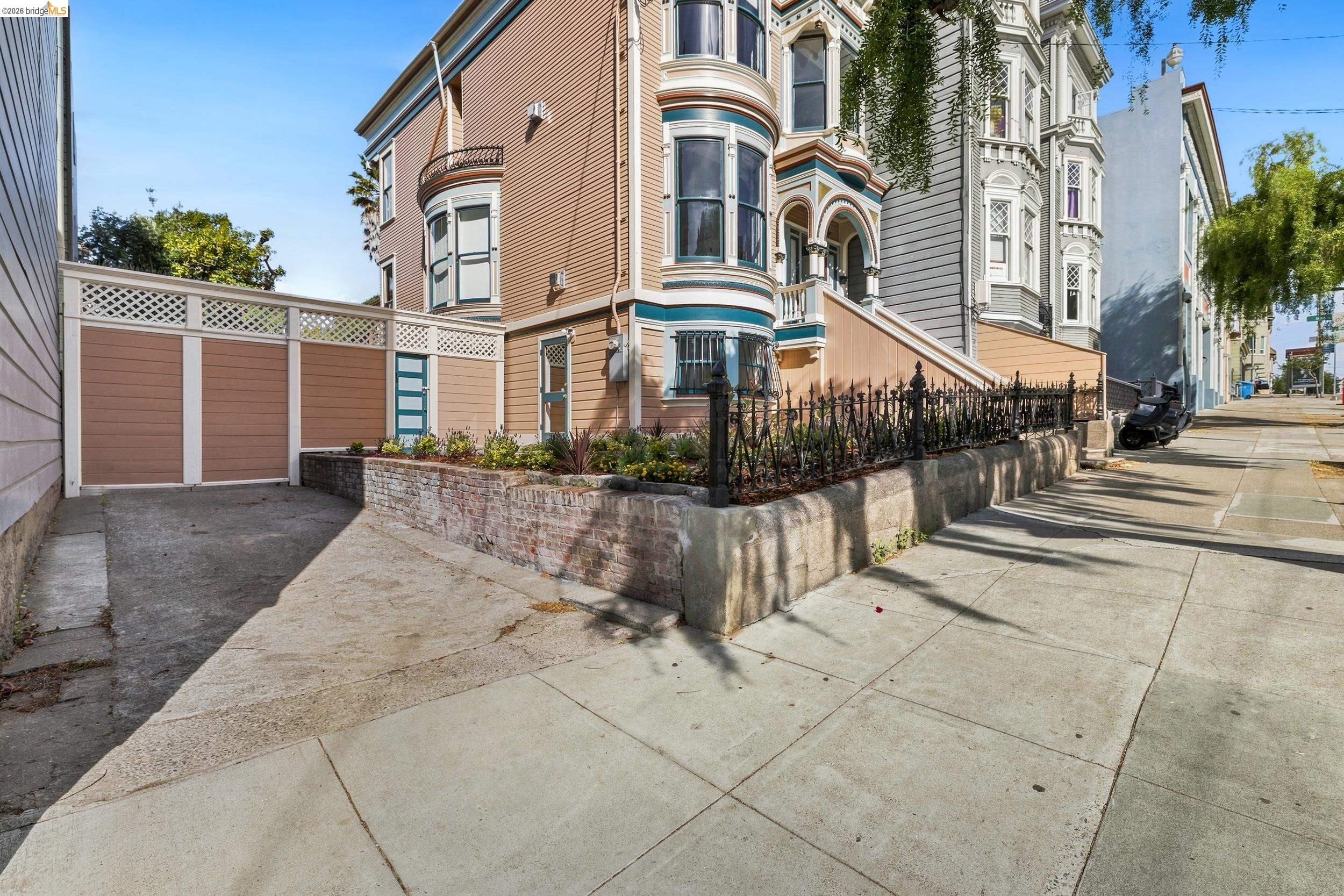 415 Fillmore St