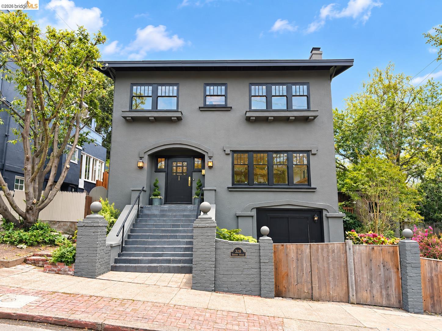 328 Ramona Ave