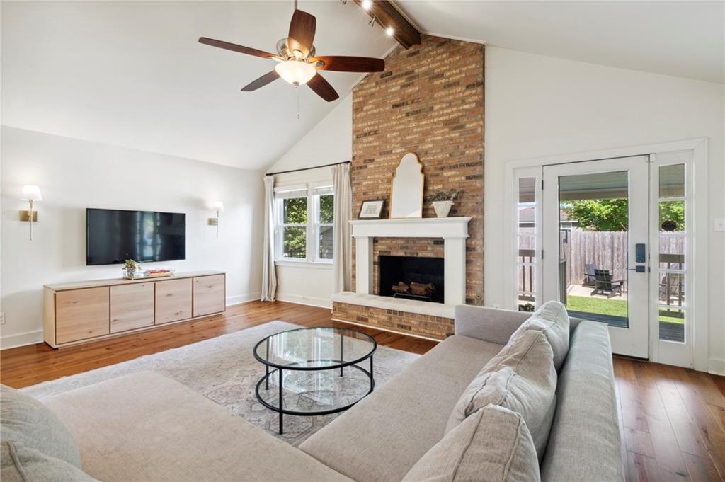 6735 GENERAL DIAZ Street