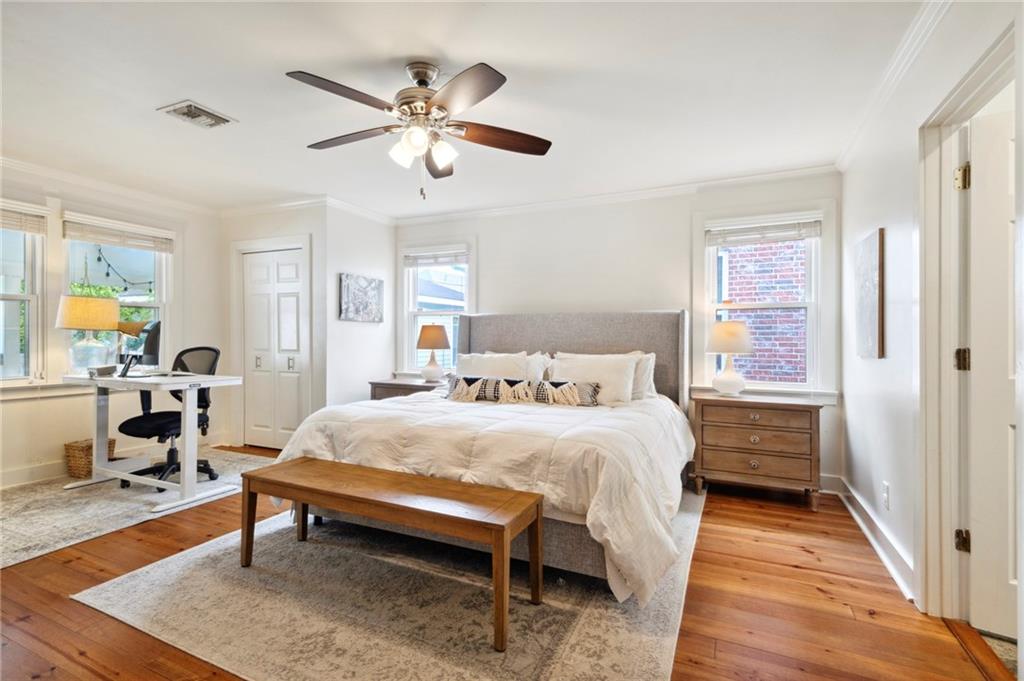 6735 GENERAL DIAZ Street