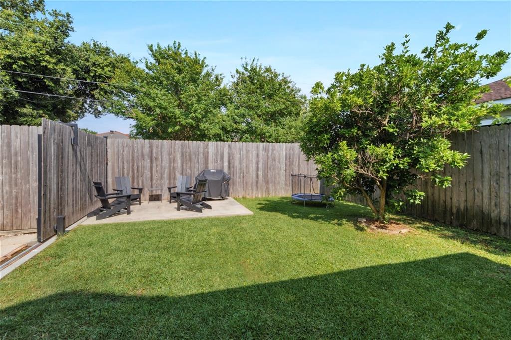 6735 GENERAL DIAZ Street