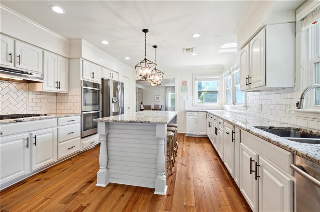 6735 GENERAL DIAZ Street