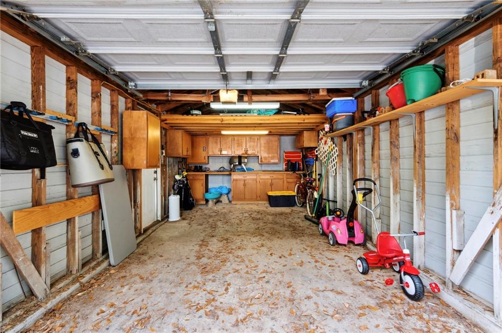 6735 GENERAL DIAZ Street