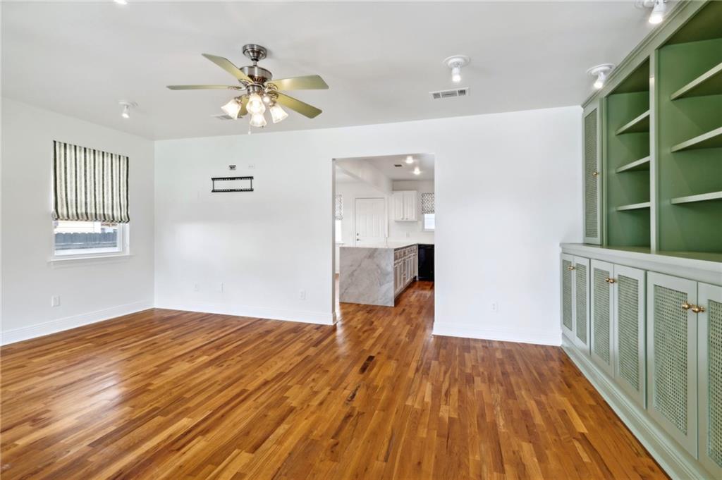 139 MIDDLE PARK Place