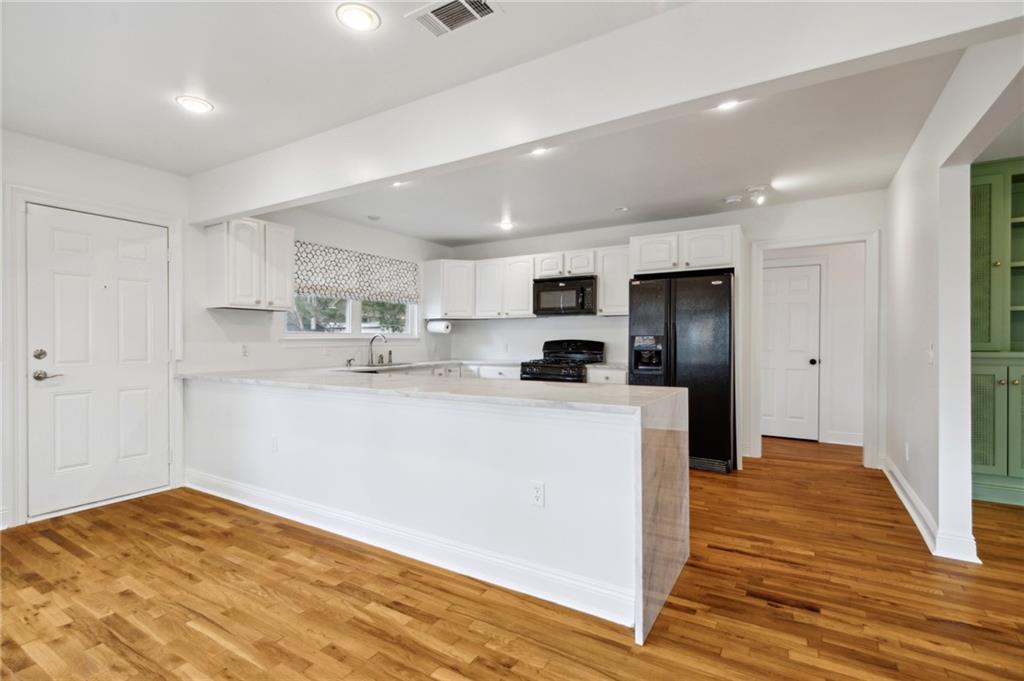 139 MIDDLE PARK Place