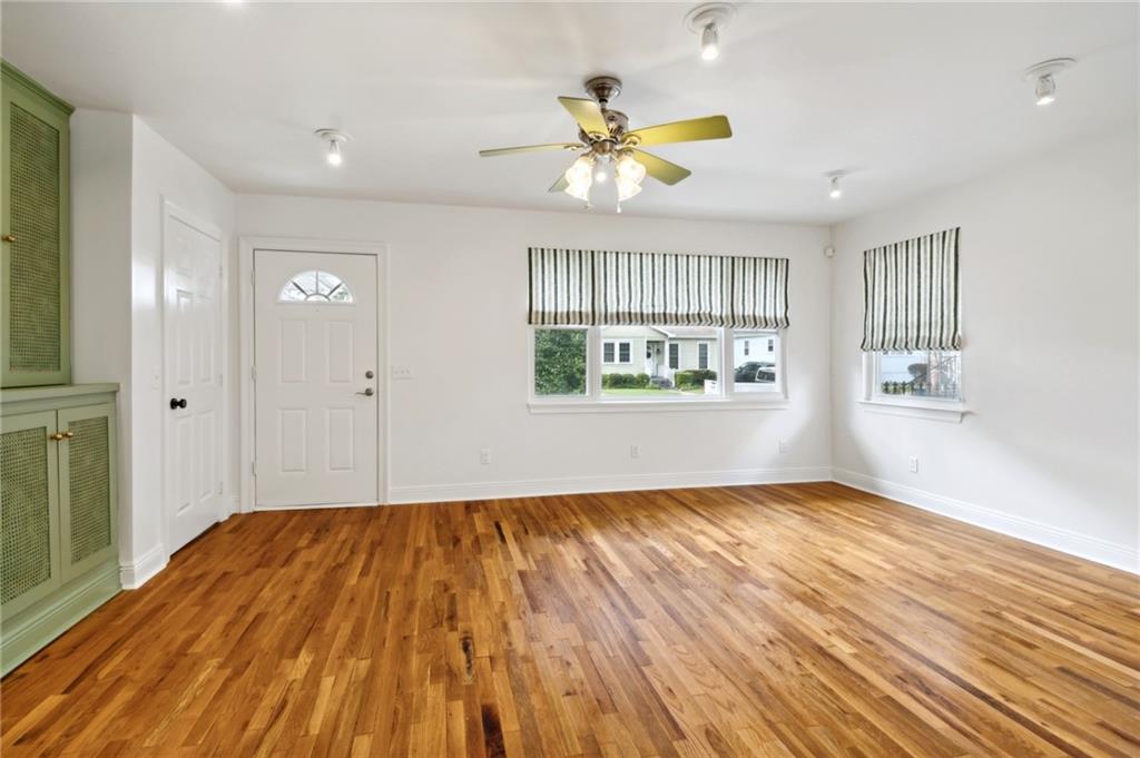 139 MIDDLE PARK Place