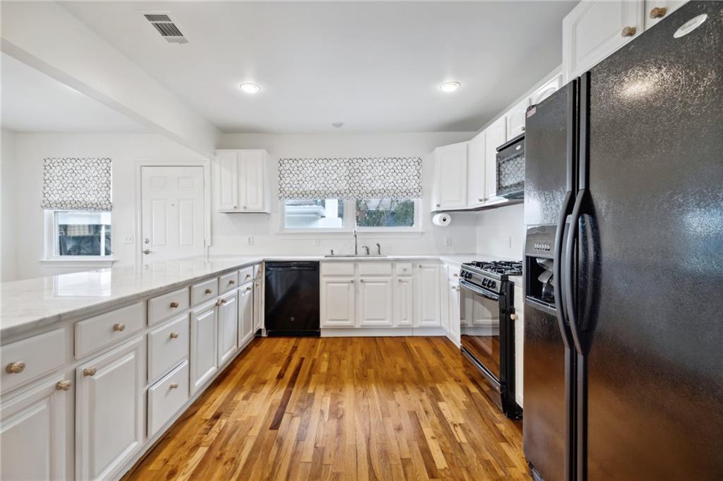 139 MIDDLE PARK Place