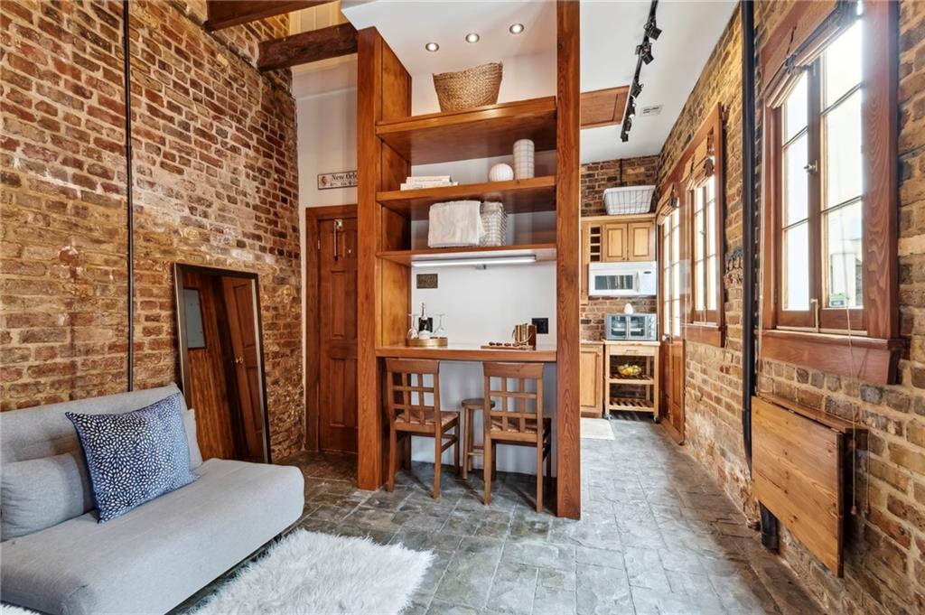 528 N RAMPART Street 5