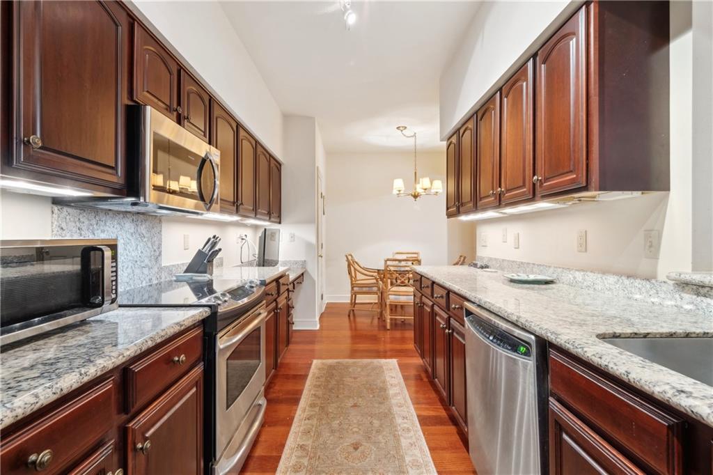 801 RUE BURGUNDY Street 113