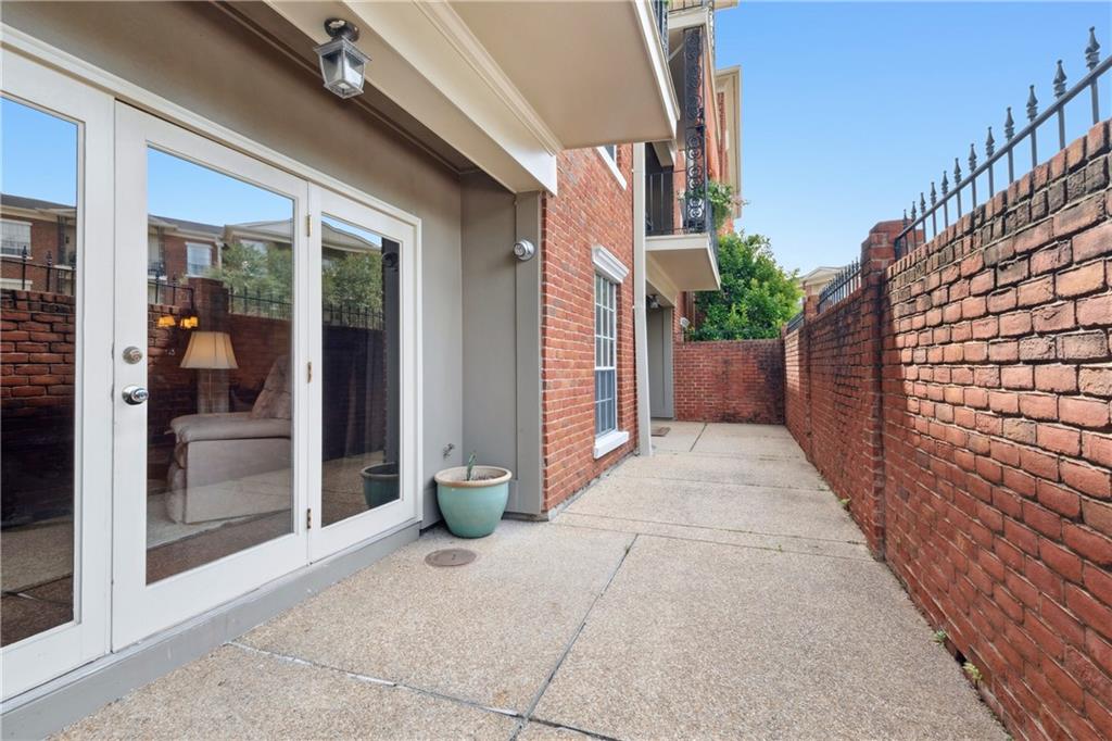 801 RUE BURGUNDY Street 113