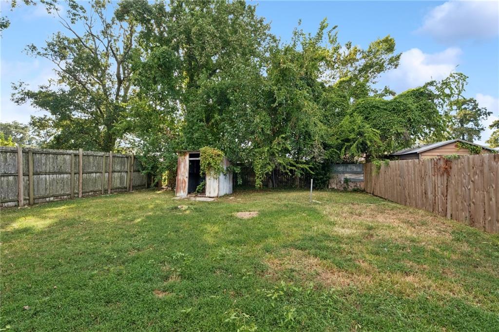 2135 DELAWARE Avenue