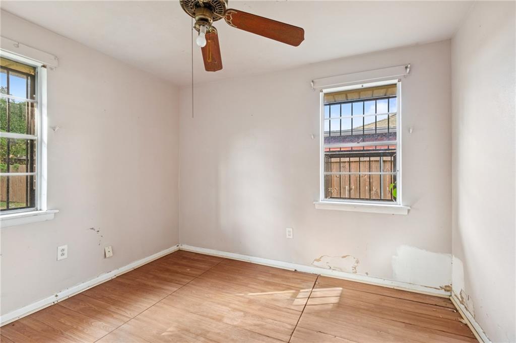 2135 DELAWARE Avenue